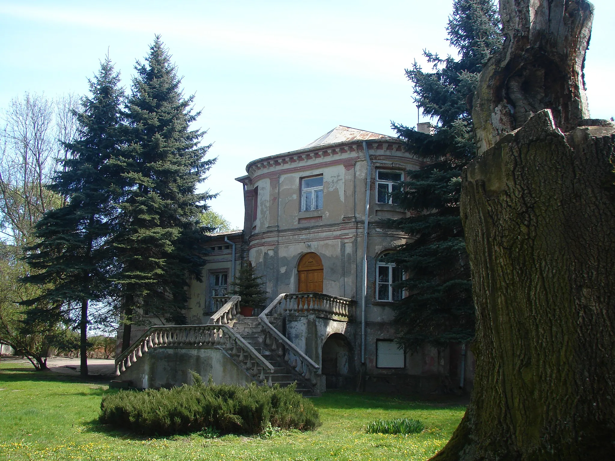 Photo showing: Dwór w Steklinie z XIX w. elewacja wschodnia