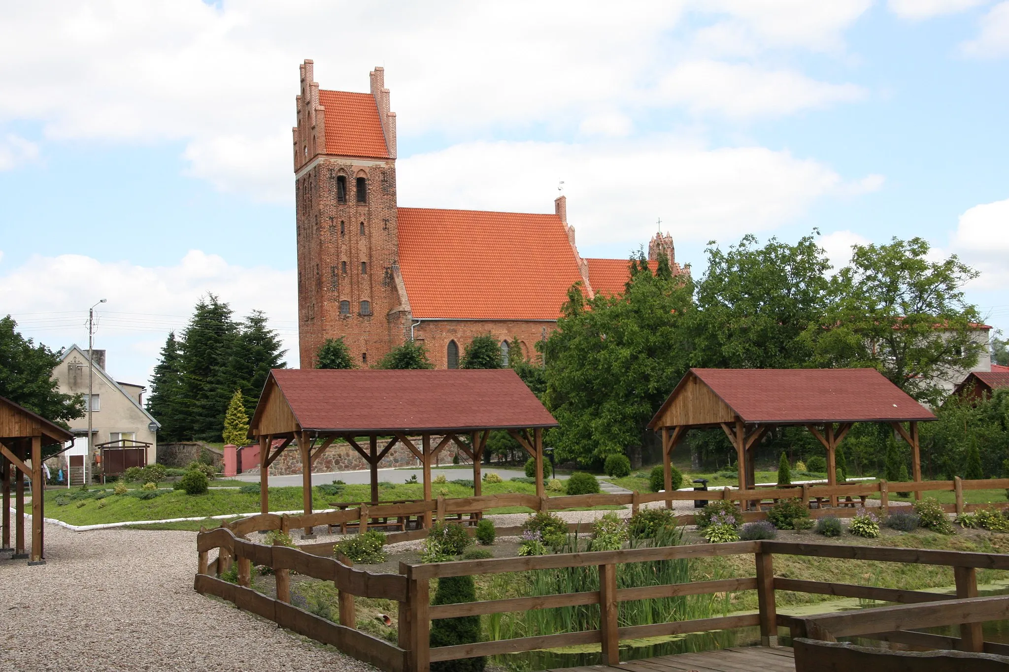 Photo showing: Church building in the village of Lalkowy, Starogard County in the Pomeranian Voivodeship of northern Poland.