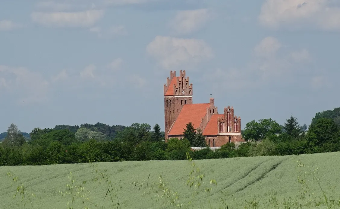 Photo showing: Lalkowy, Pomerania, Poland. Parish church. Turn of the 14th century.