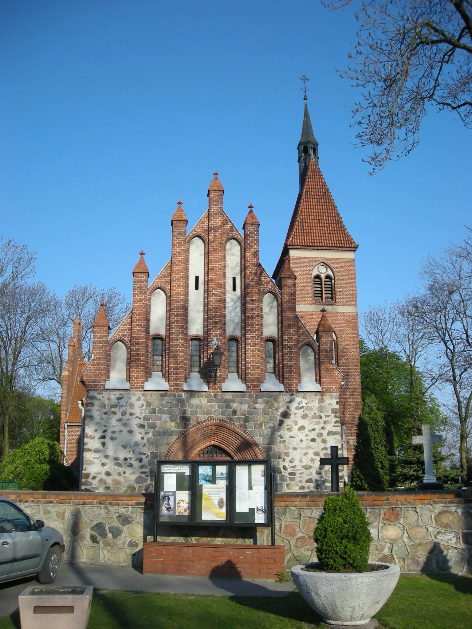 Photo showing: Church of St. Bartholomew in Unisław, Poland.