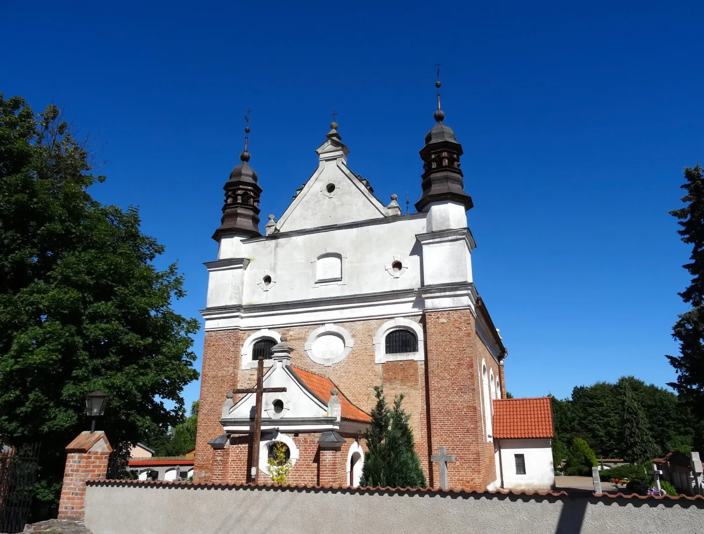 Photo showing: Topolno, kościół klasztorny paulinów, ob. par. pw. Nawiedzenia NMP, 1681