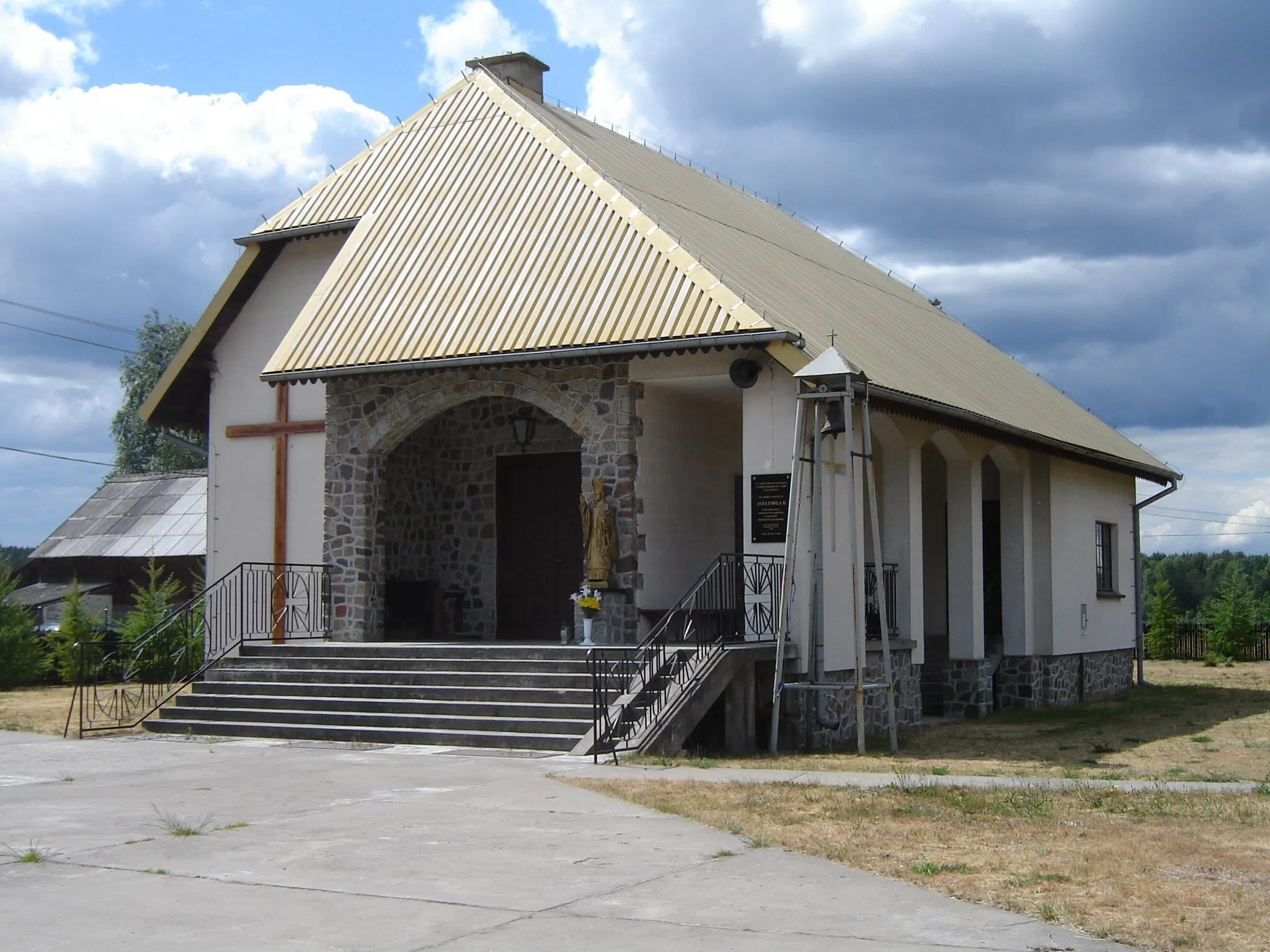 Photo showing: St. Mary Magdalene Church in Tleń, Poland.