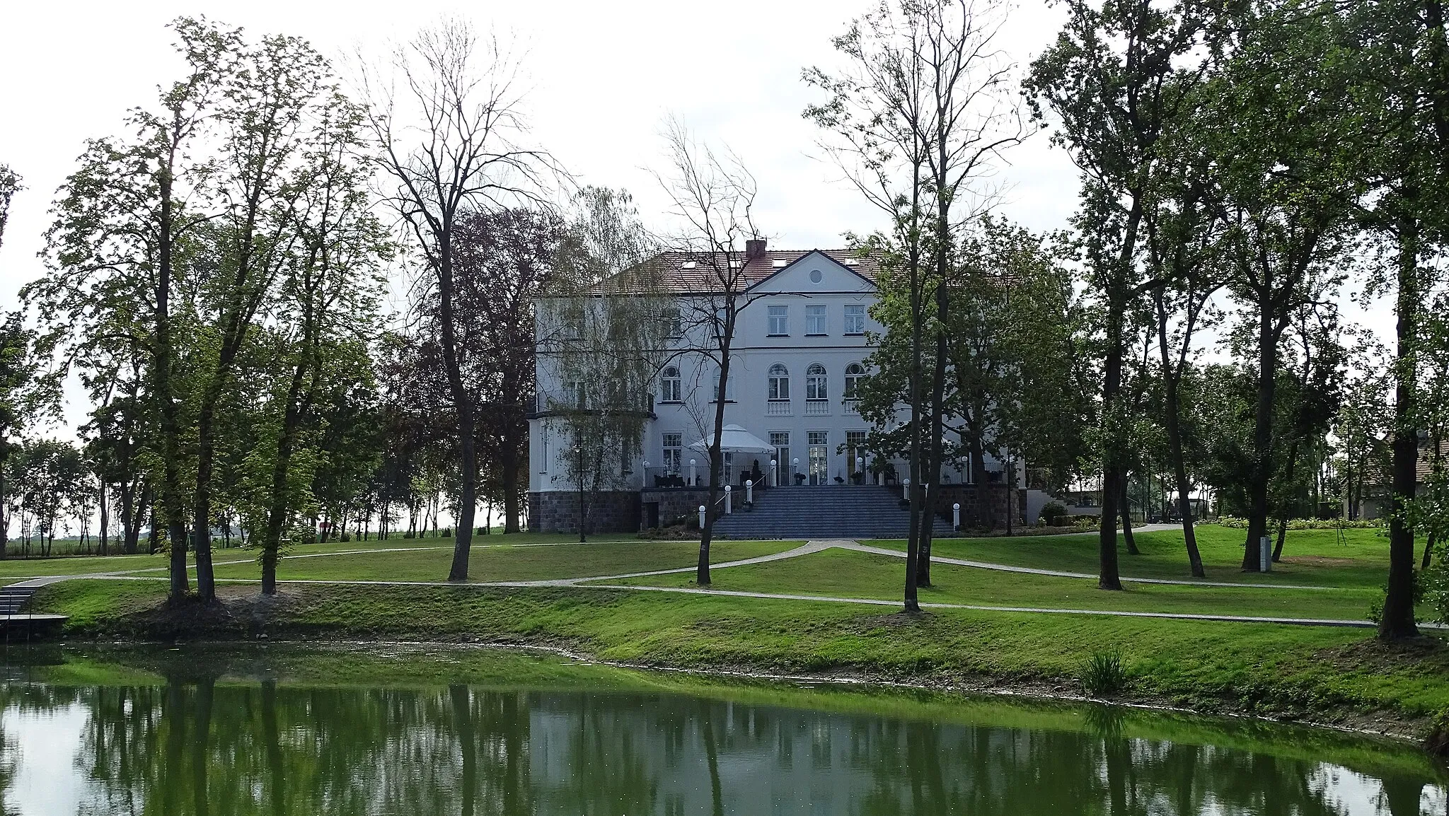 Photo showing: Suchary, Nakło county, Poland. The palace from 1906.