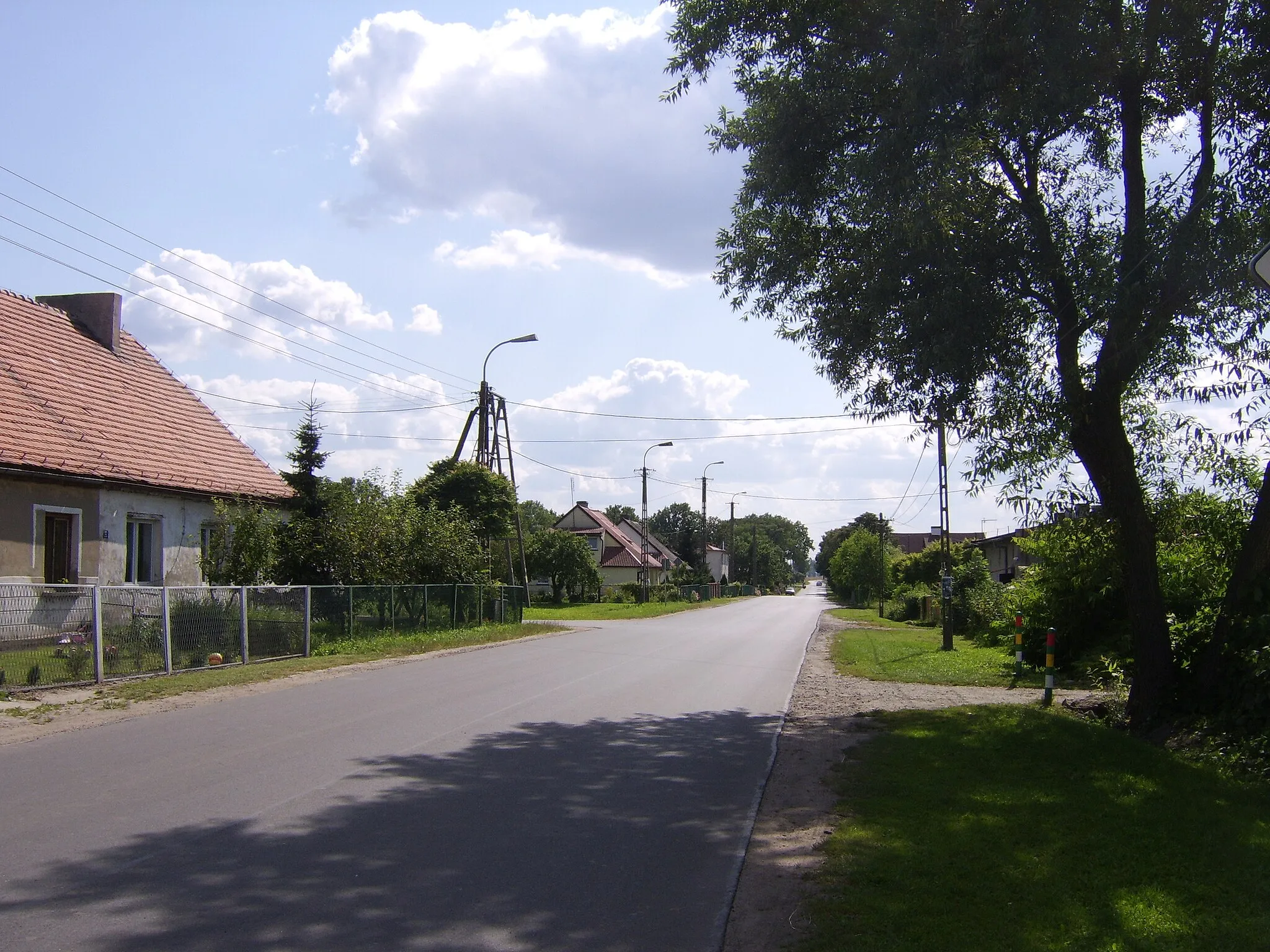 Photo showing: Street in the village Sławkowo