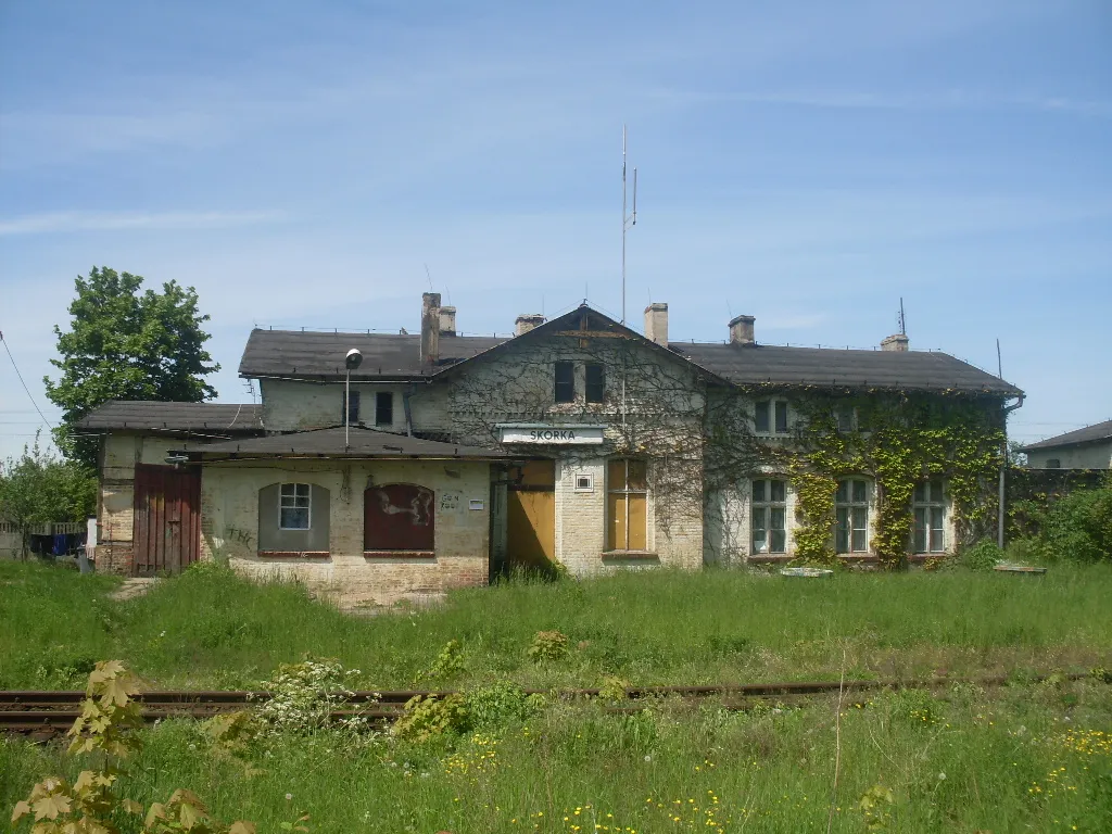 Photo showing: Dworzec kolejowy w Skórce