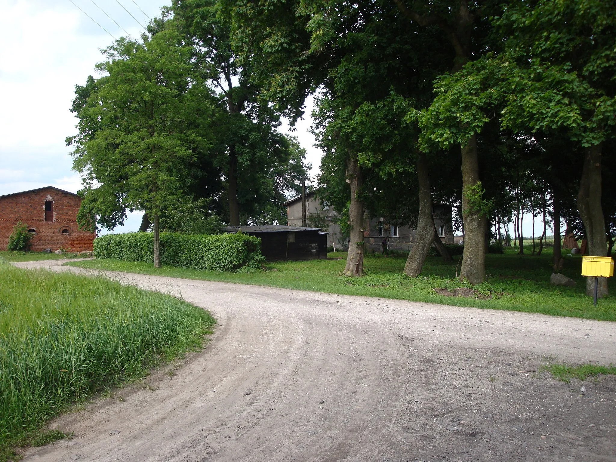 Photo showing: Sierosławek- village in Kuyavian-Pomeranian Voivodeship, Poland. Manor house and park.