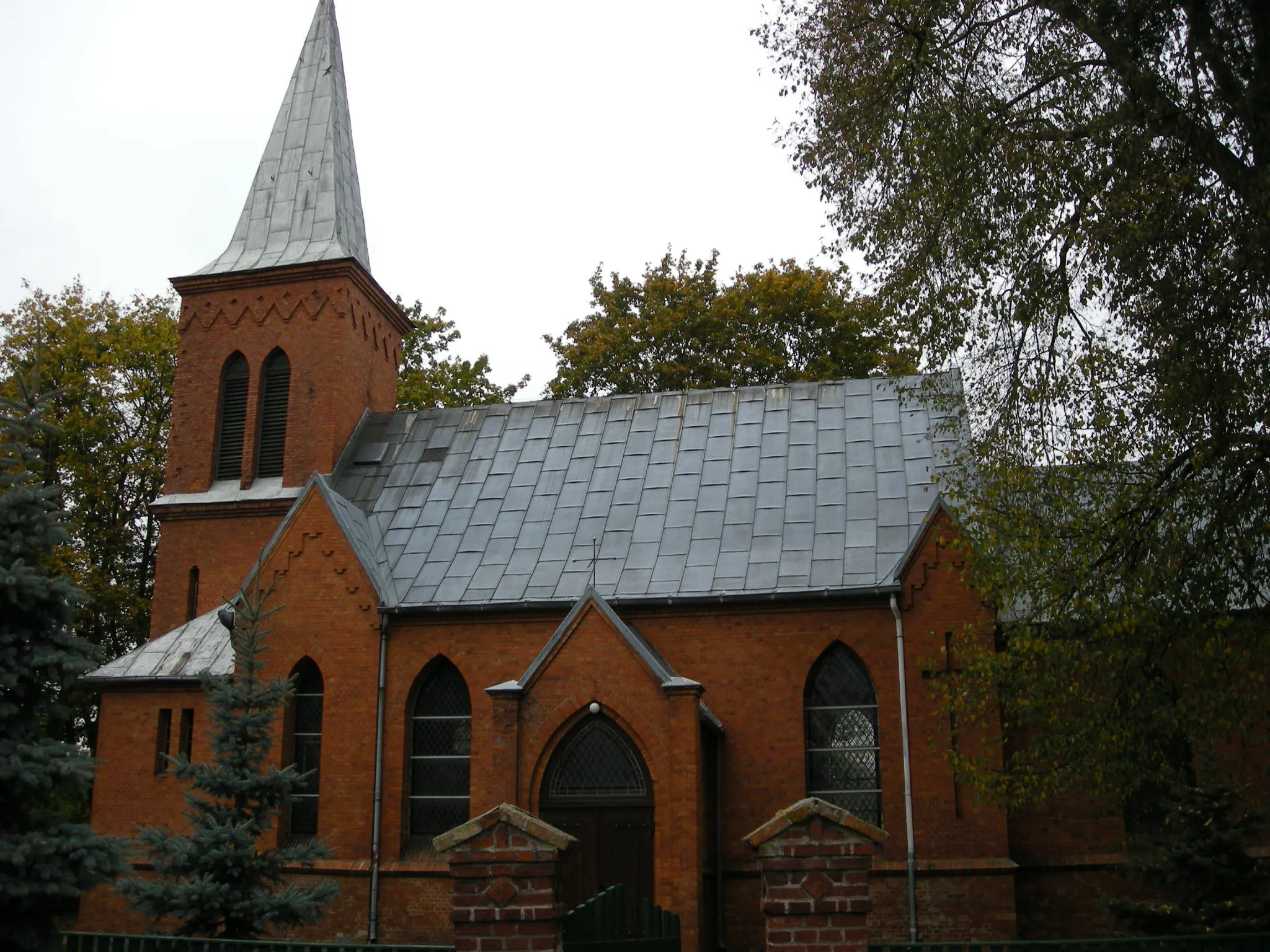 Photo showing: Samoklęski Duże - kościół parafialny pw. św. Bartłomieja Apostoła z lat 1891-92 (zabytek nr A/1584)