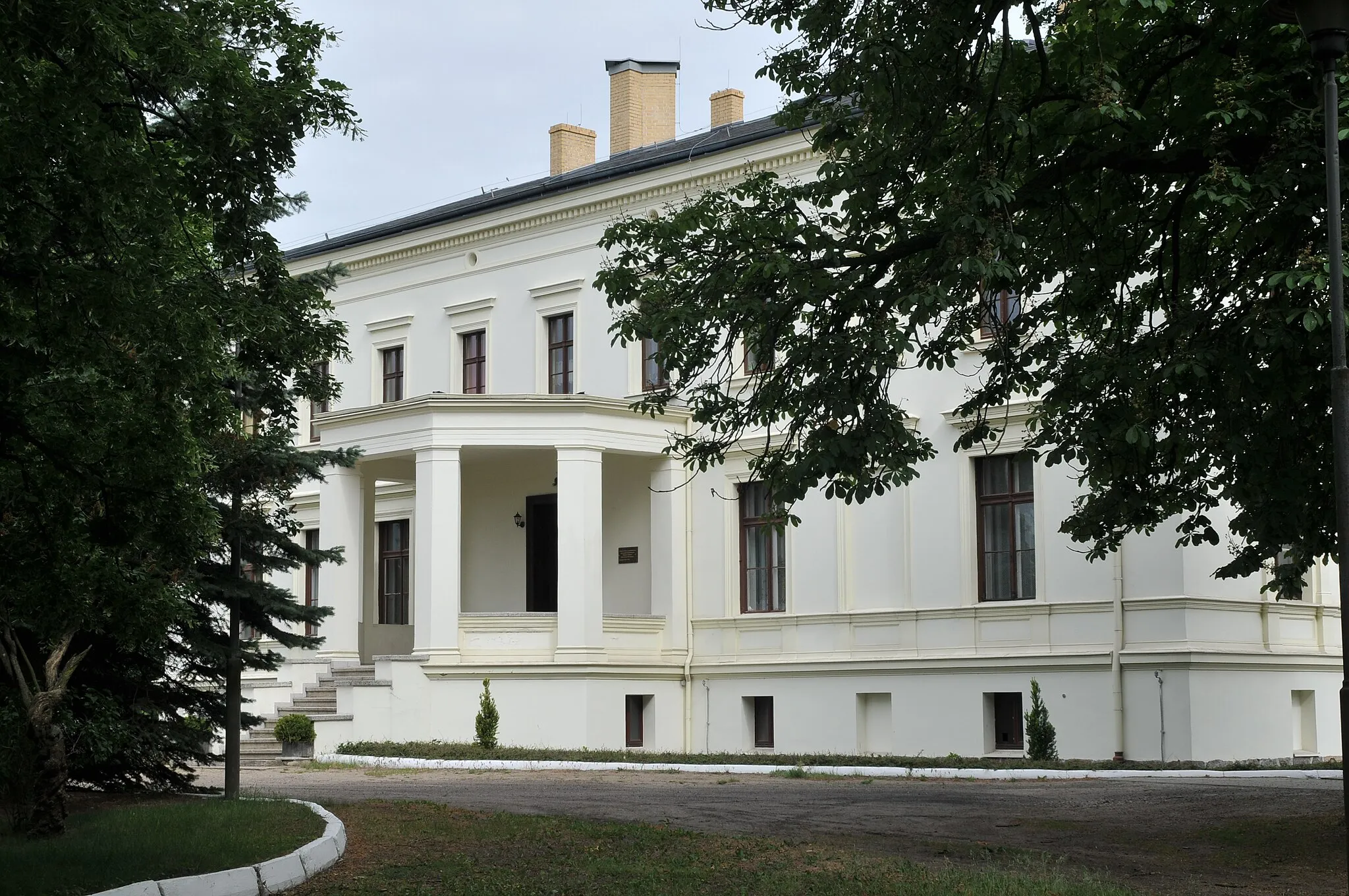Photo showing: Samoklęski Duże - zespół pałacowy, 2 poł. XIX: pałac (dec. dwór), ok. 1870, 1960; park