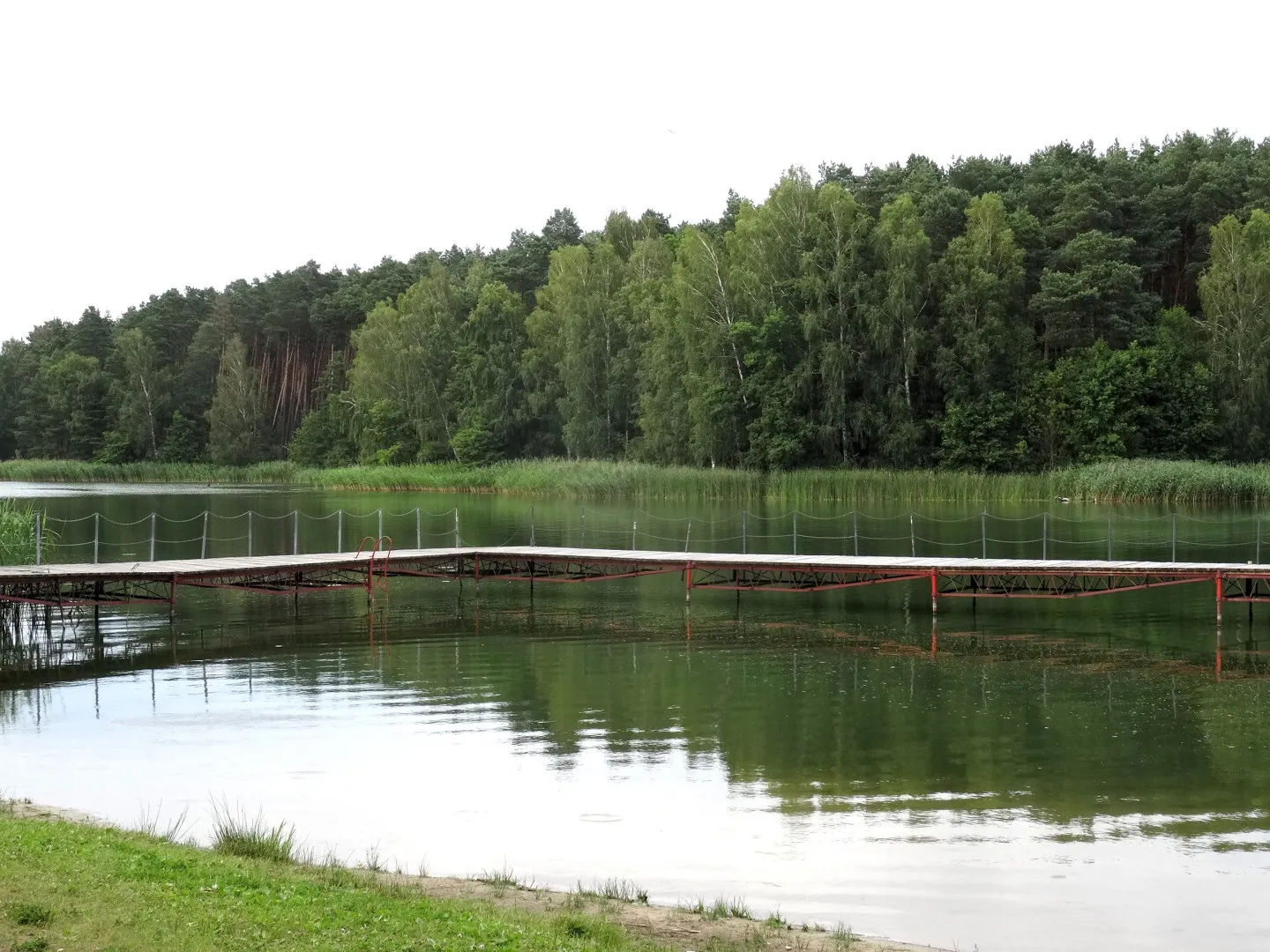 Photo showing: Plaża nad jeziorem Białym (południowa zatoka Zalewu Koronowskiego) w Samociążku