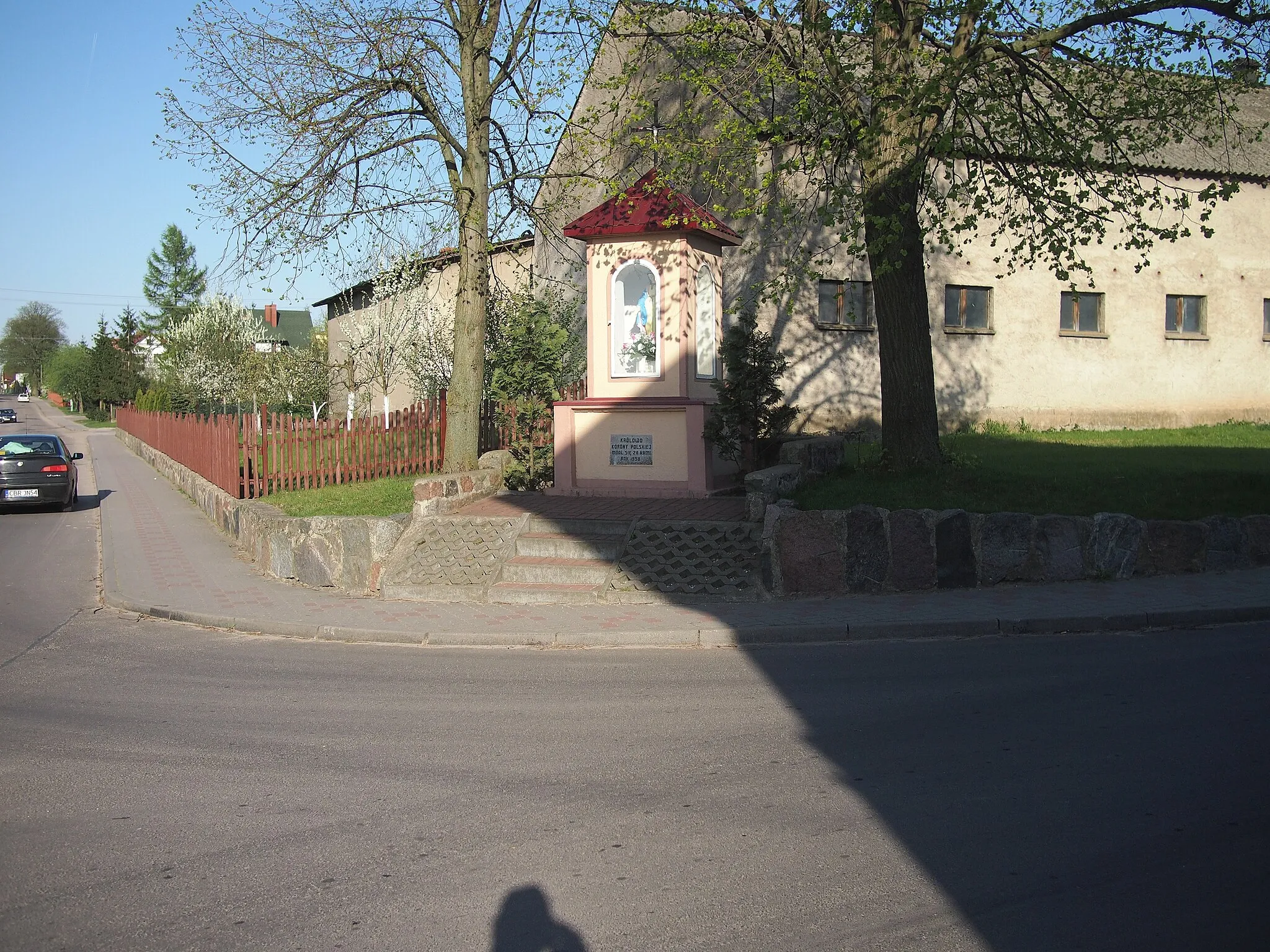 Photo showing: Pokrzydowo - kapliczka przydrożna