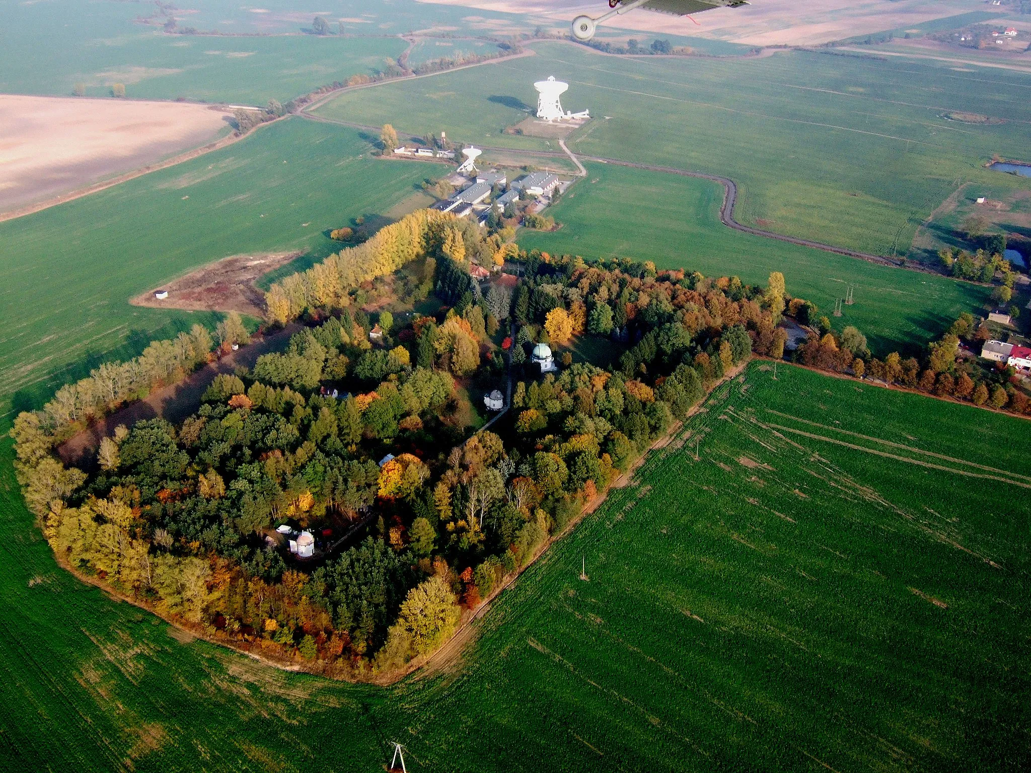 Photo showing: Astronomical observatory in Piwnice near Torun, Poland - aerial view.

photo author: Andrzej Kus