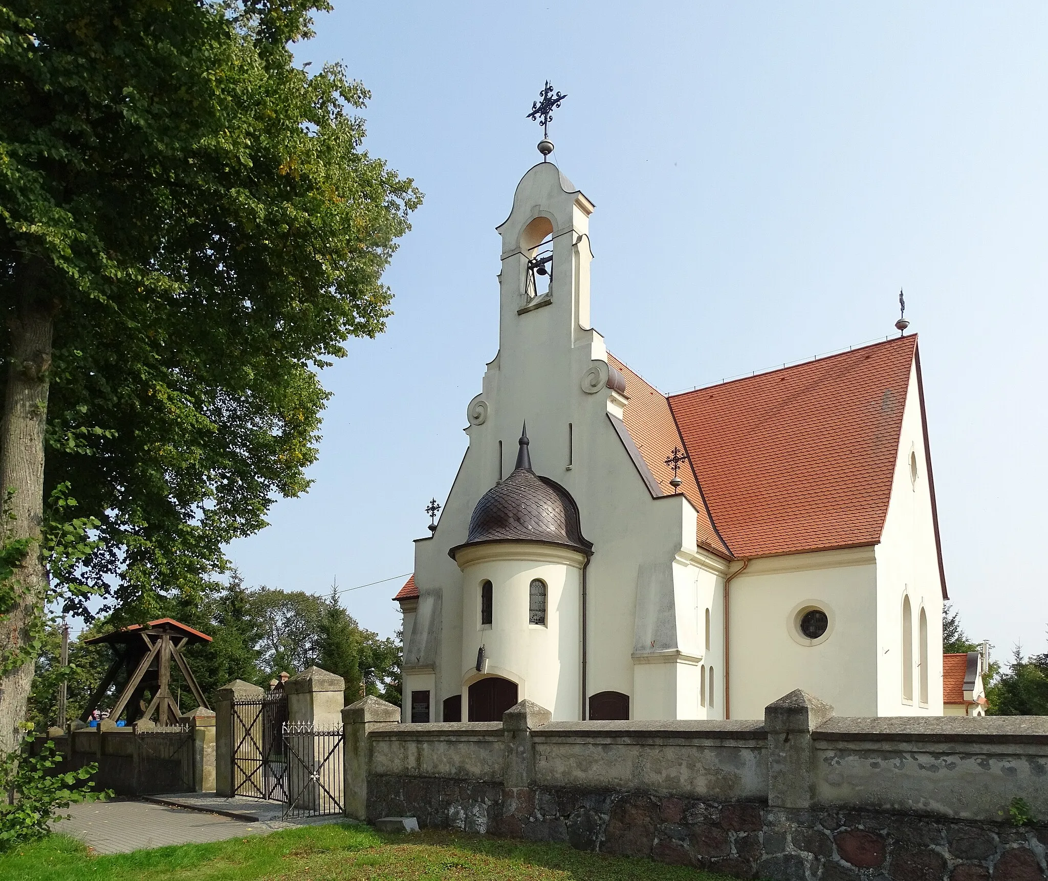 Photo showing: Mąkowarsko, Bydgoszcz county, Poland. Parish church of St. Lawrence from 1791.