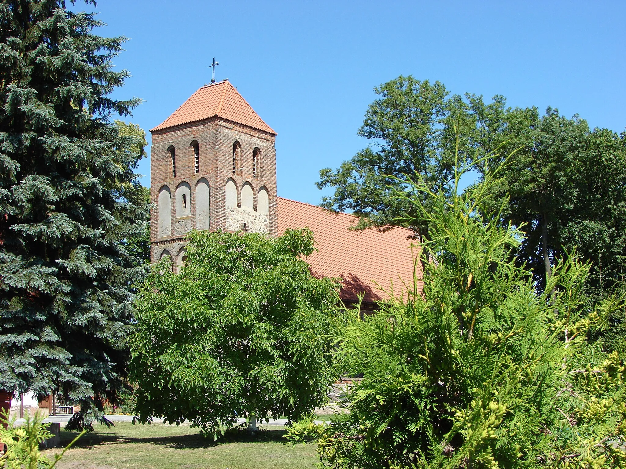 Photo showing: Kruszyny, Gmina Bobrowo. Parish church of St. Nicholas. First half of the XIV century.