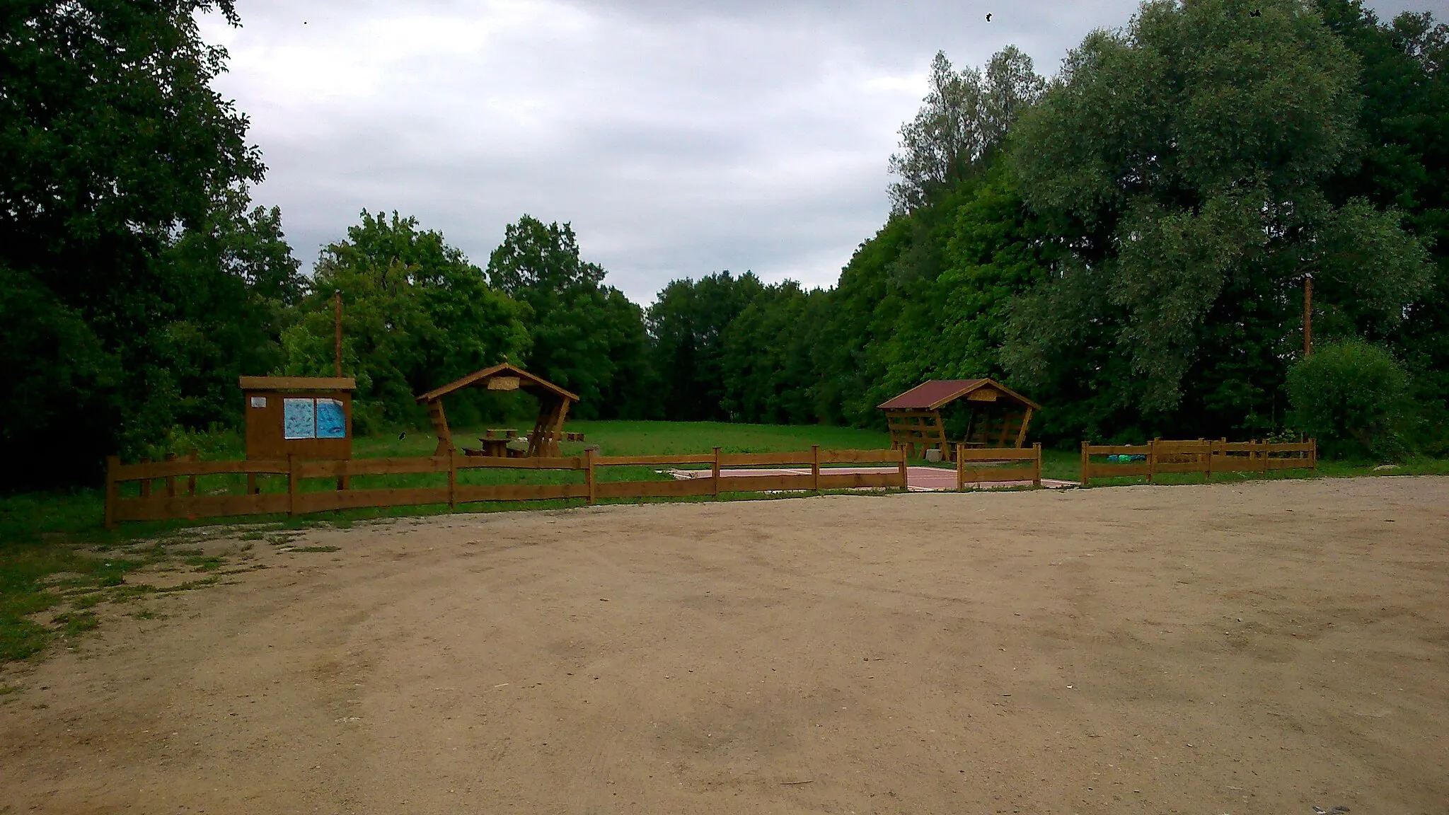 Photo showing: Kozłowo - village in Świecie County, Poland. Picnic area over Wda river.