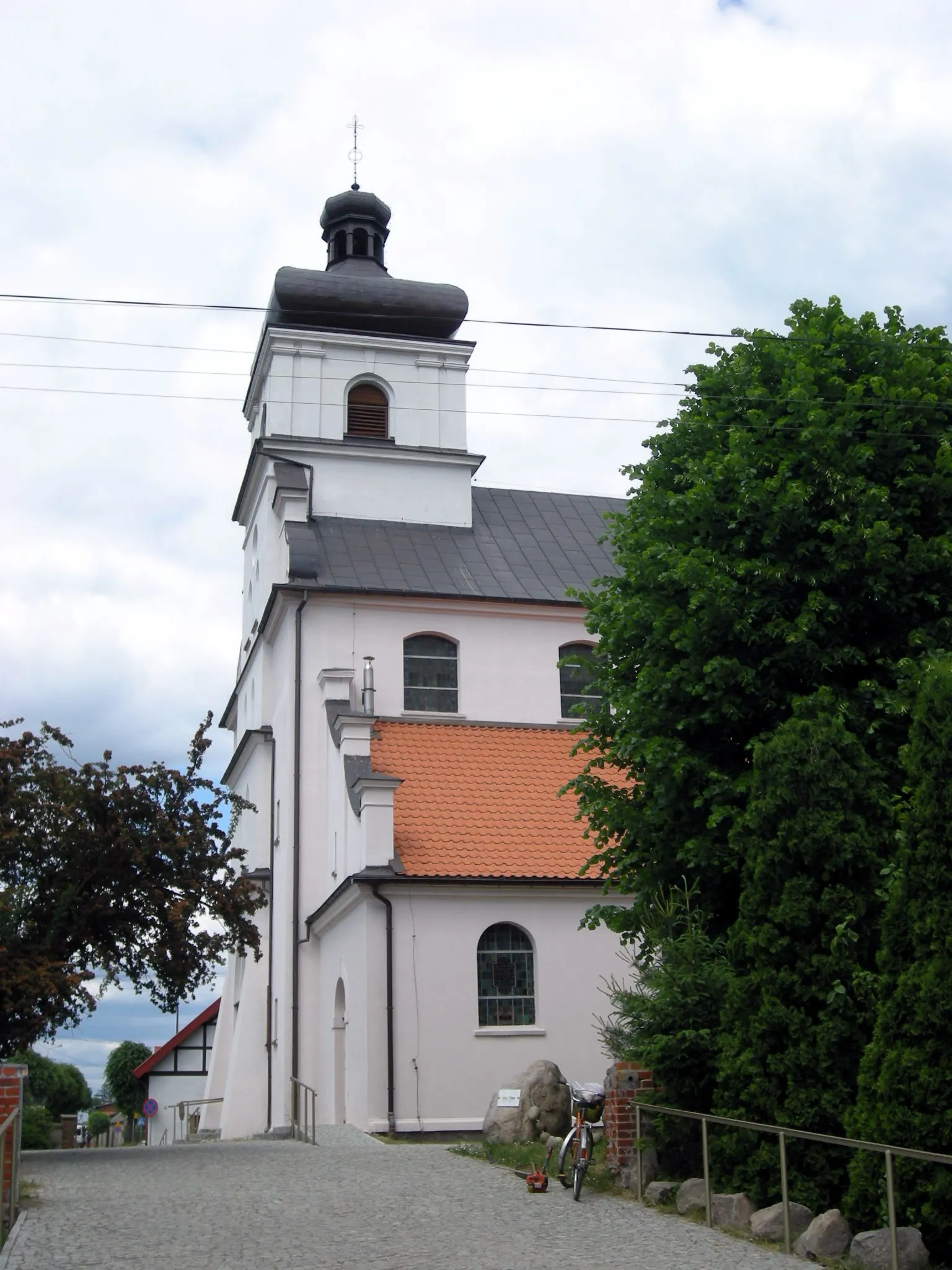 Photo showing: The church in Jeżewo, Poland.