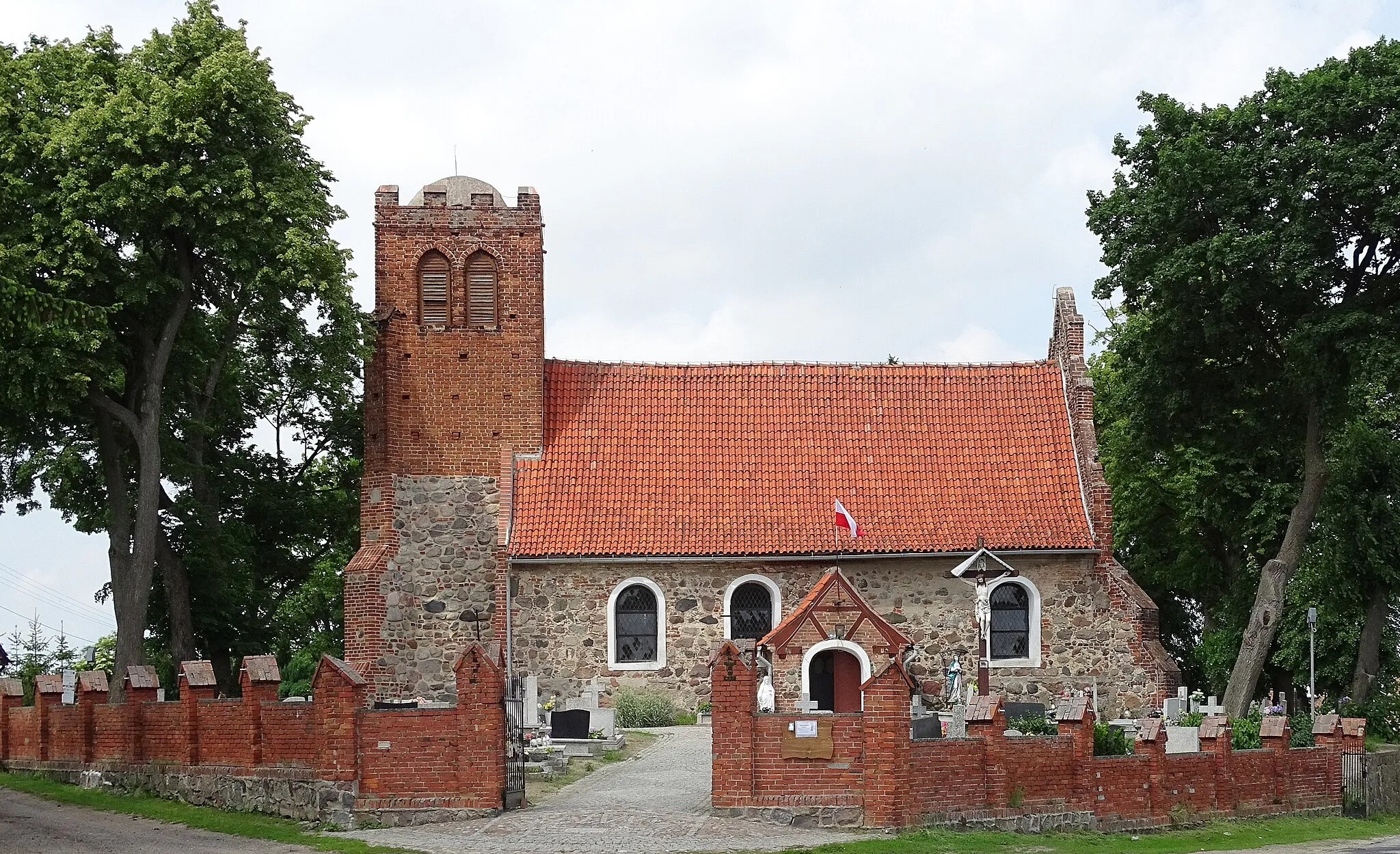Photo showing: Dąbrówka.Królewska, Grudziądz county, Poland. Church of St James. Built about 1300.