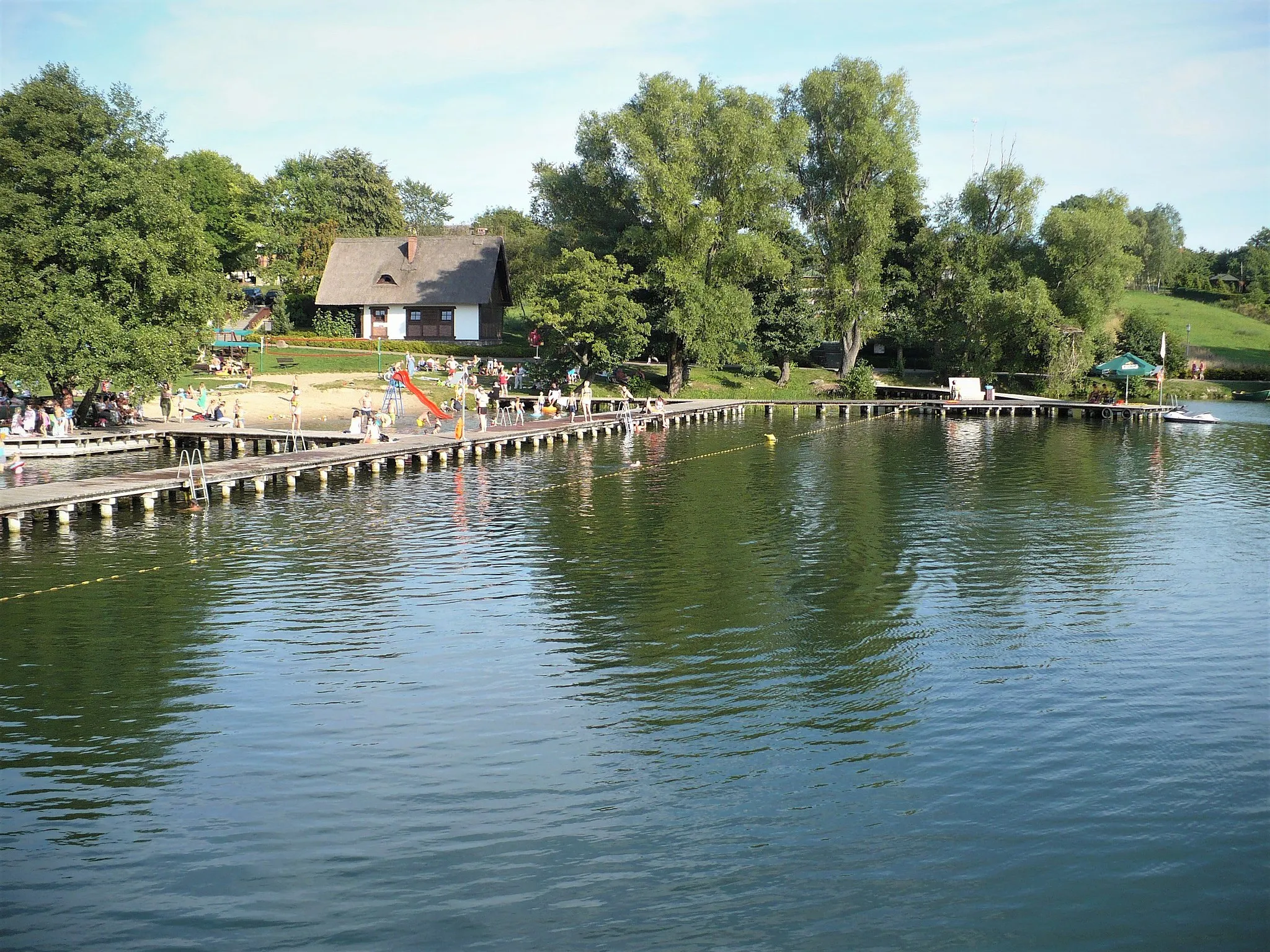 Photo showing: Plaża w Cekcynie nad jeziorem Cekcyńskim Wielkim