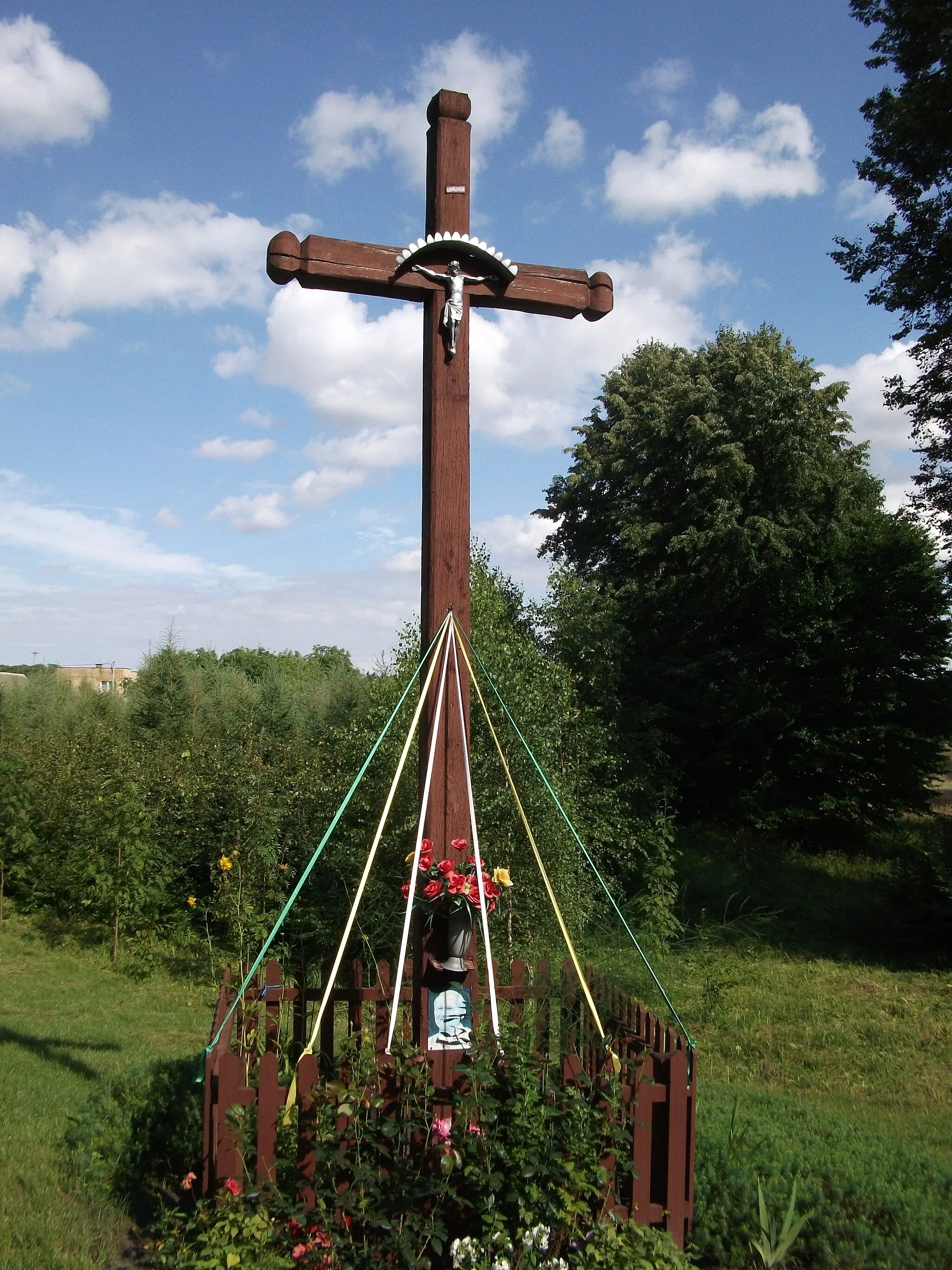 Photo showing: Przydrożny krzyż w miejscowości Budy w Gminie Rogóźno w powiecie grudziądzkim
