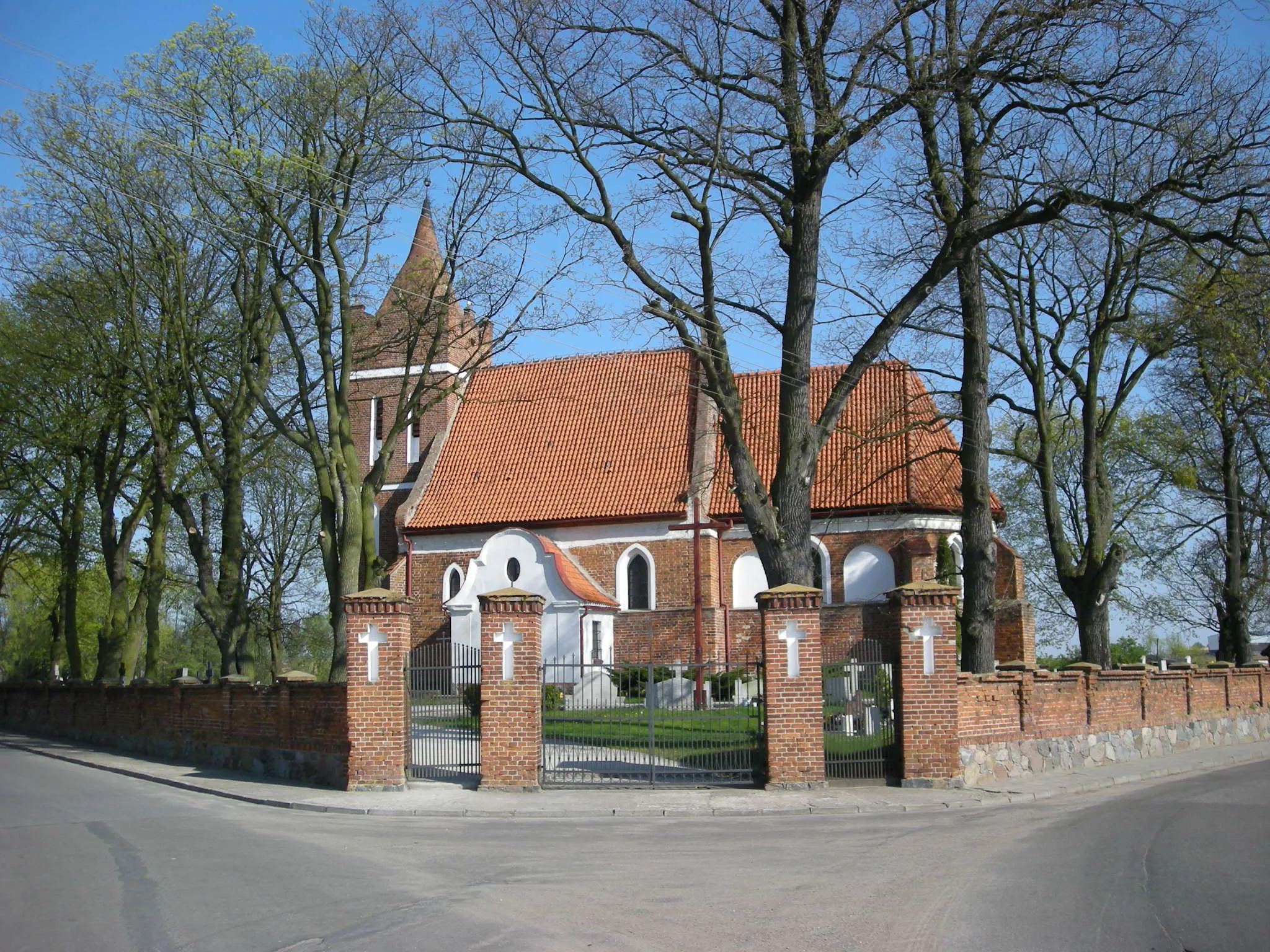 Photo showing: The church in Bobrowo, Poland.