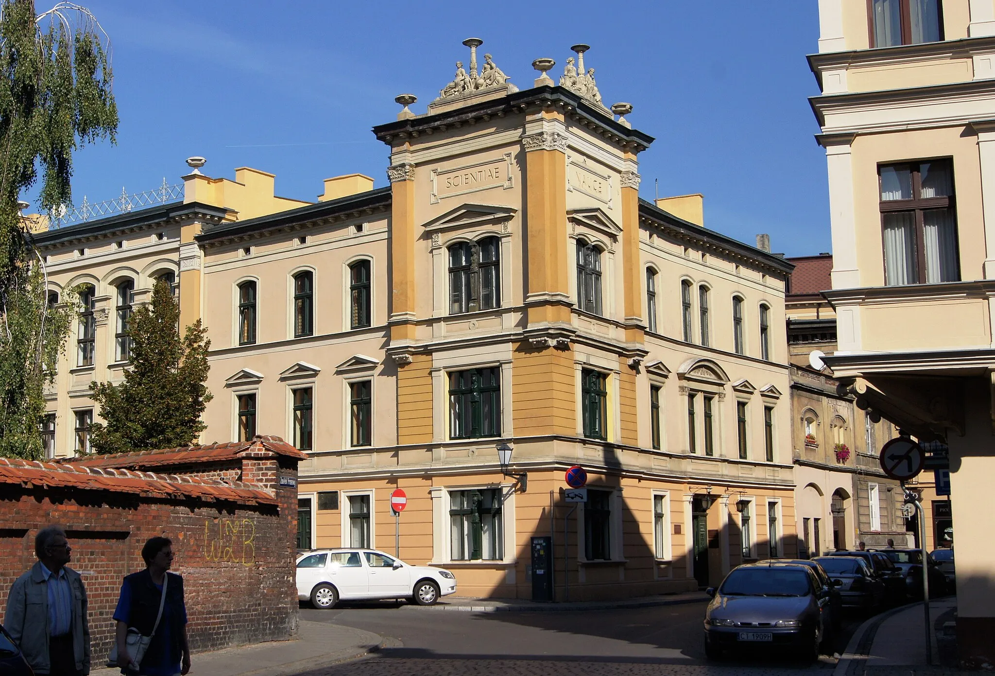 Photo showing: Toruń, ul. Wysoka 16 - budynek Toruńskiego Towarzystwa Naukowego, następnie „Książnica Miejska”, 1881-1882 (zabytek nr A/94)
