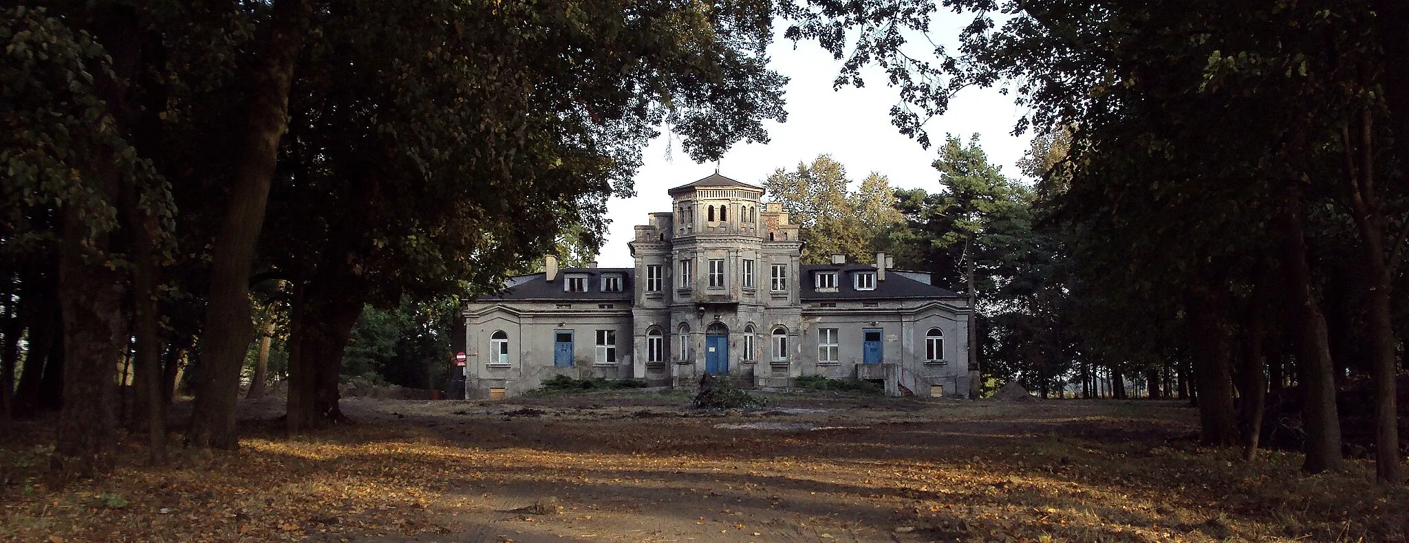 Photo showing: Wąpielsk - pałac z 2 poł. XIX w. wraz z otaczającym go parkiem (zabytek nr rejestr. 598)