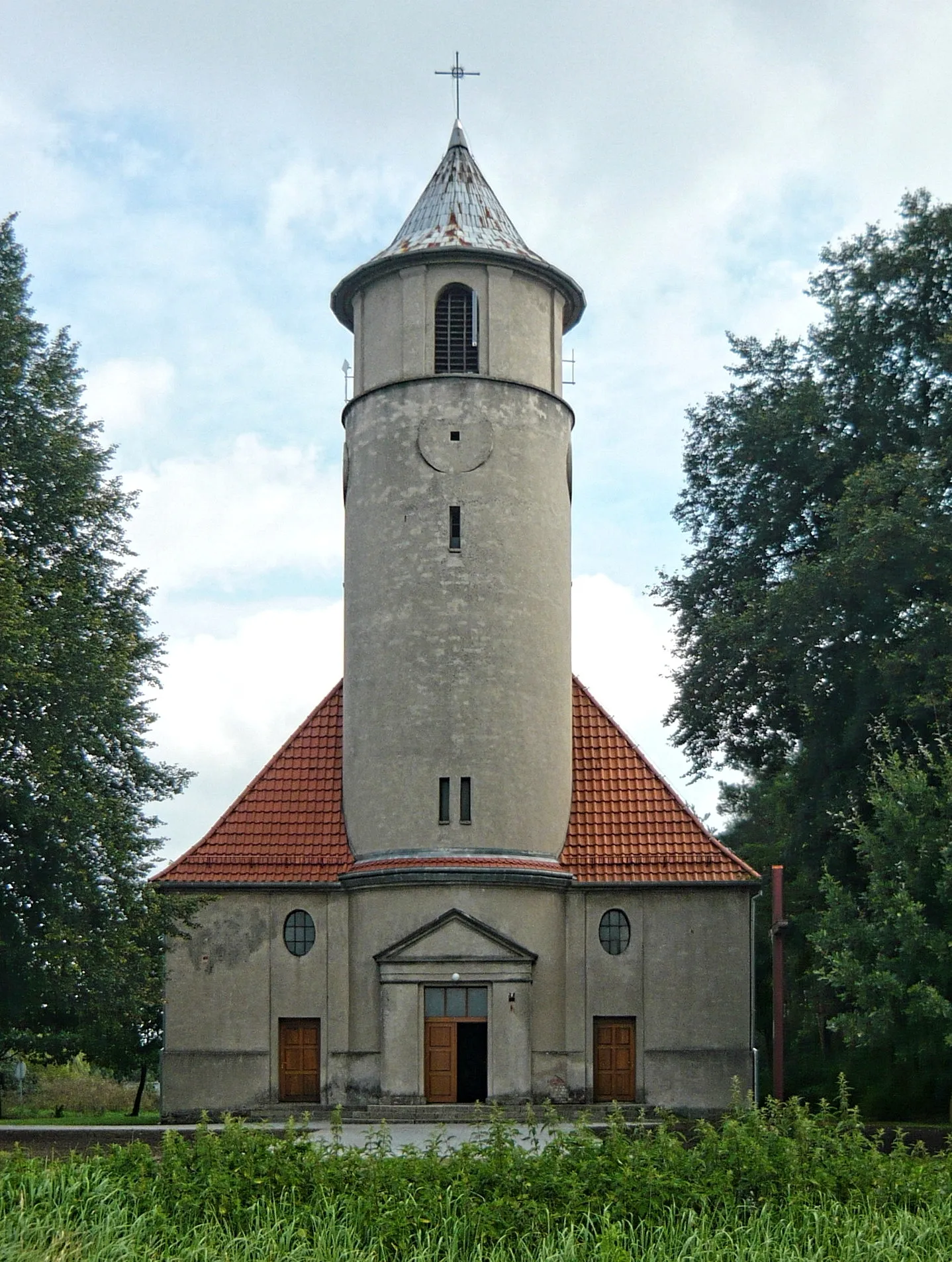 Photo showing: Kościół filialny pw. Chrystusa Króla we wsi Grabowiec, woj. kujawsko-pomorskie.