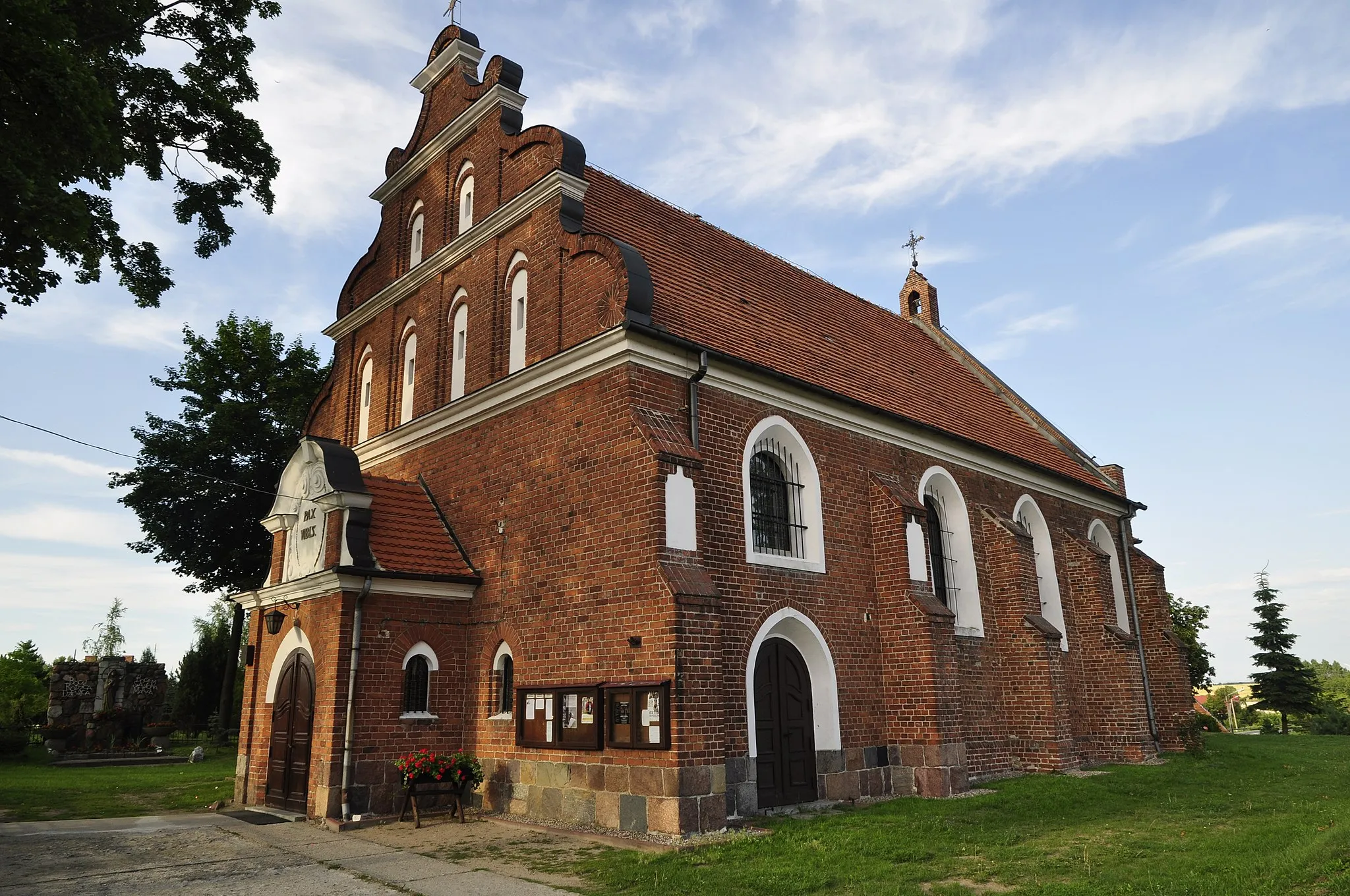 Photo showing: Kościół par. p.w. św. Marii Magdaleny