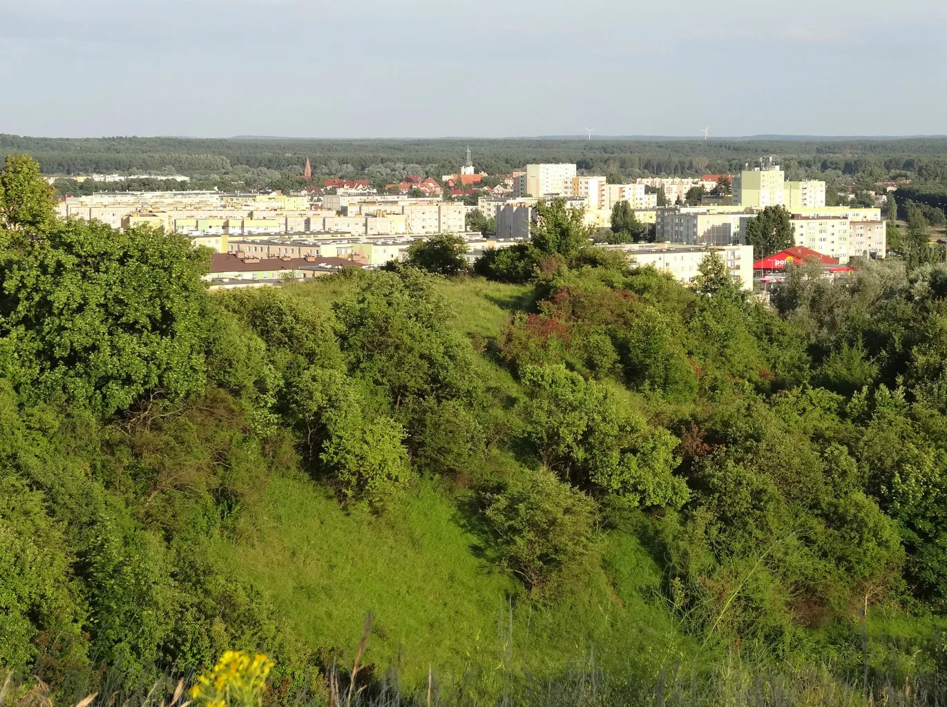 Photo showing: Widok ze Zbocza Fordońskiego w kierunku południowo-wschodnim na osiedle Kasztelanka w dzielnicy Fordon w Bydgoszczy