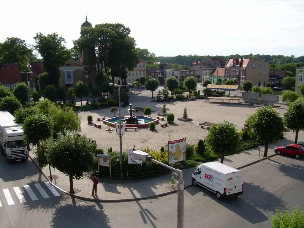 Photo showing: Janowiecki rynek; Plac Wolności
