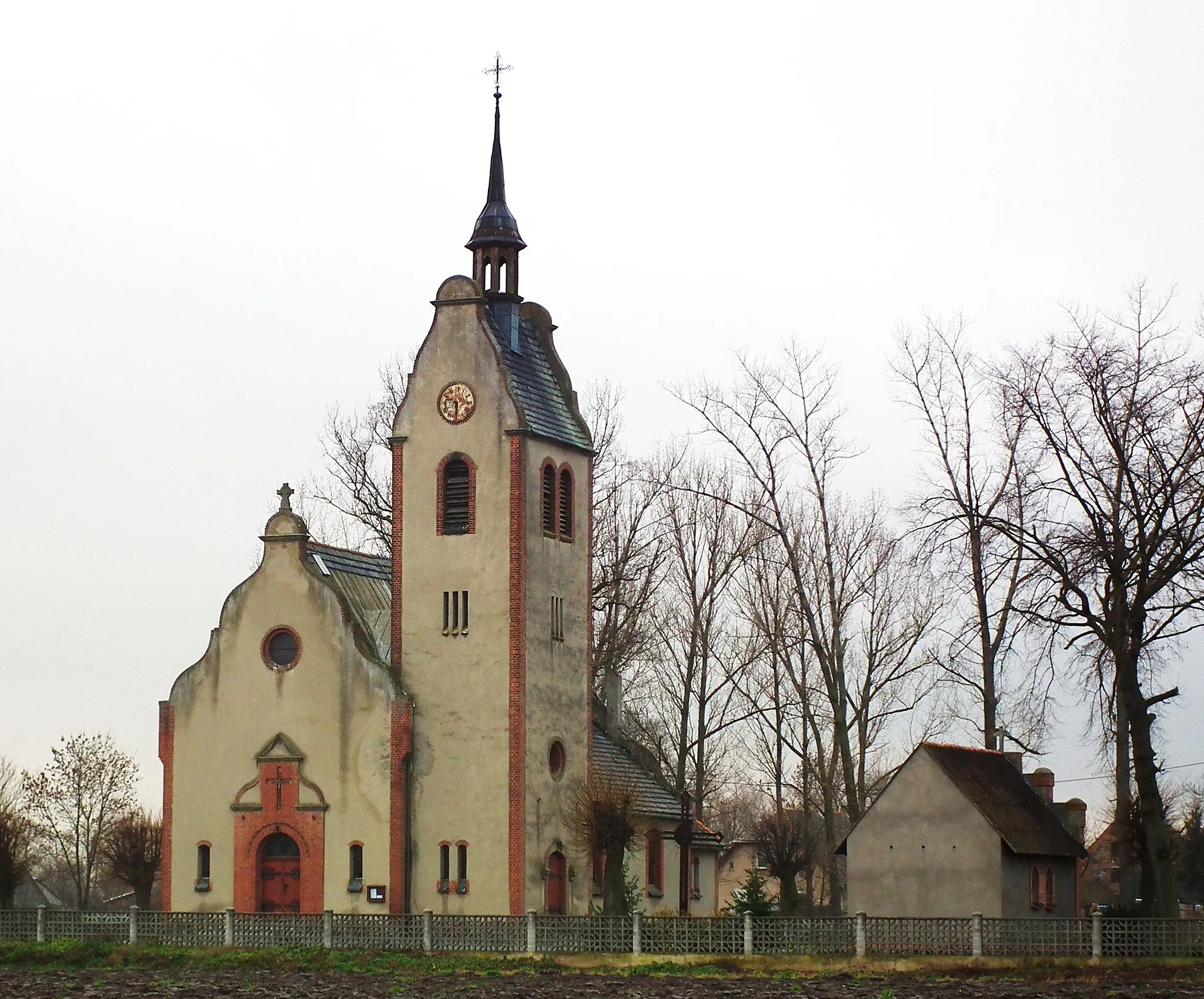 Photo showing: Kościół NMP KP w Świaniarach w gm. Kłecko.