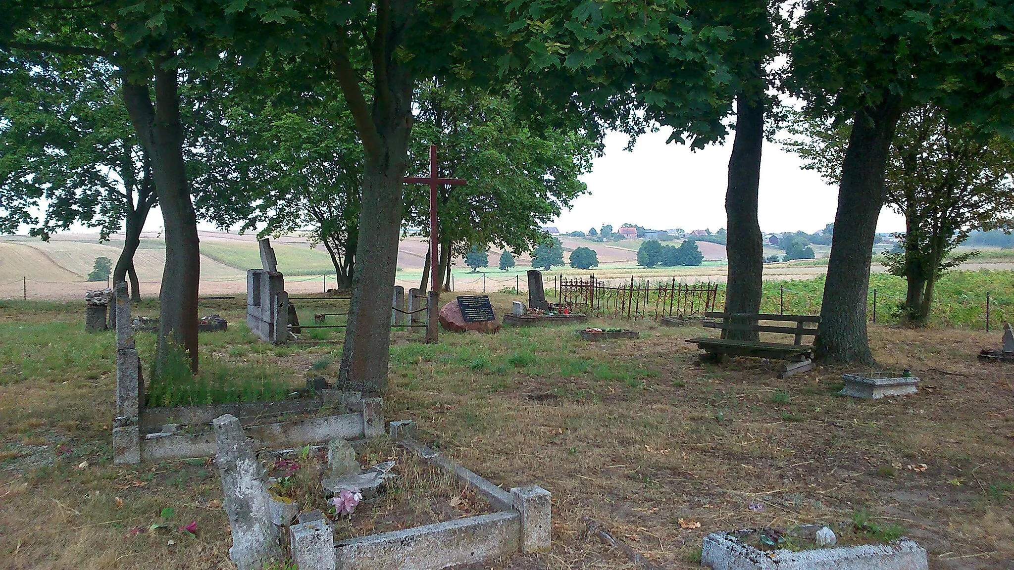 Photo showing: Old cementery in village Nowy Sumin, Poland.