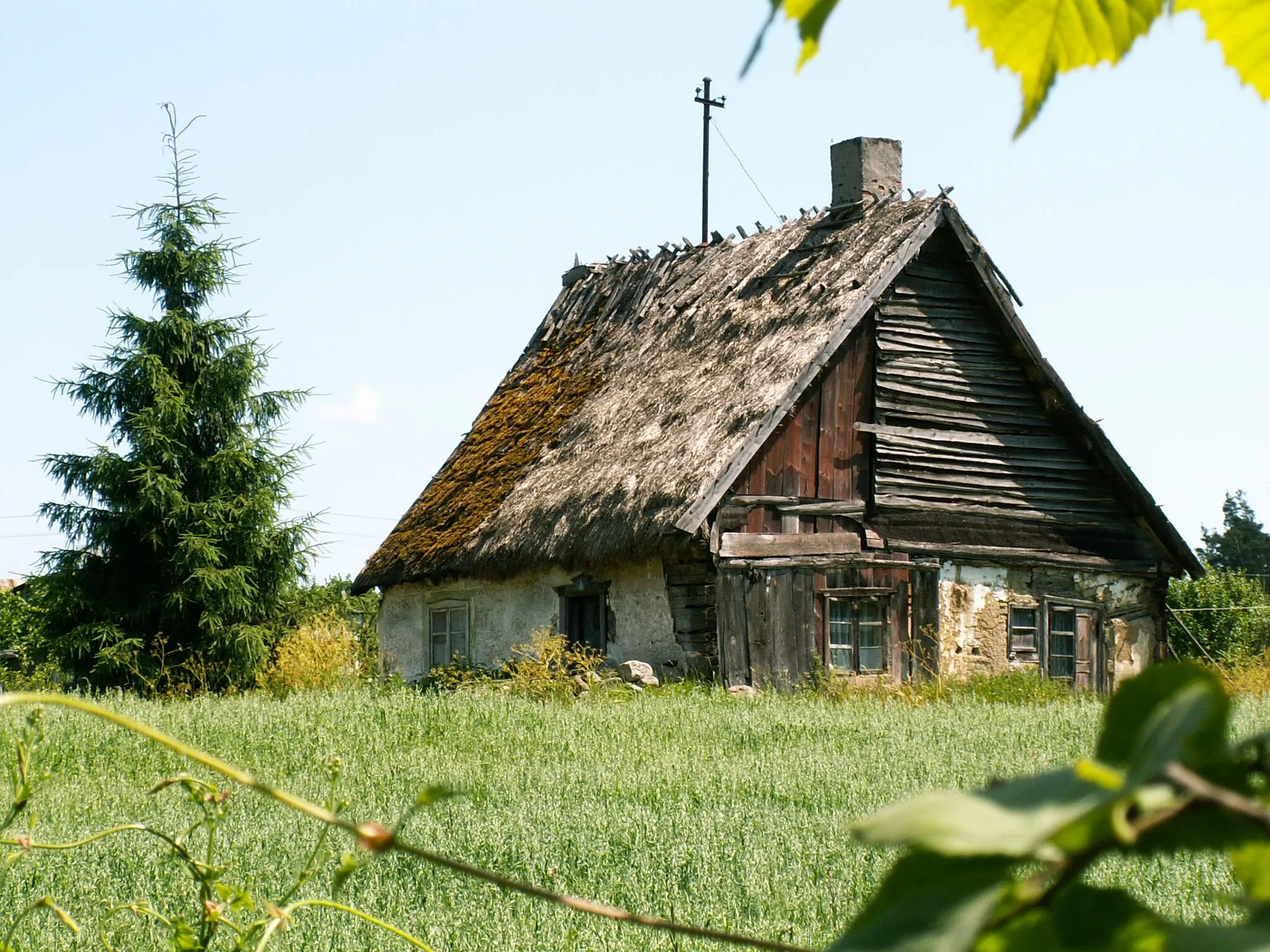 Photo showing: Bąk - drewniana chata