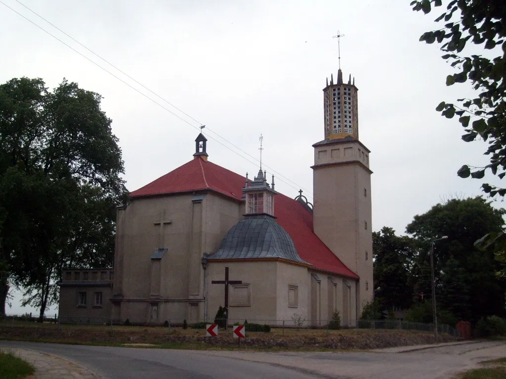 Photo showing: The church in Chomętowo, Poland.