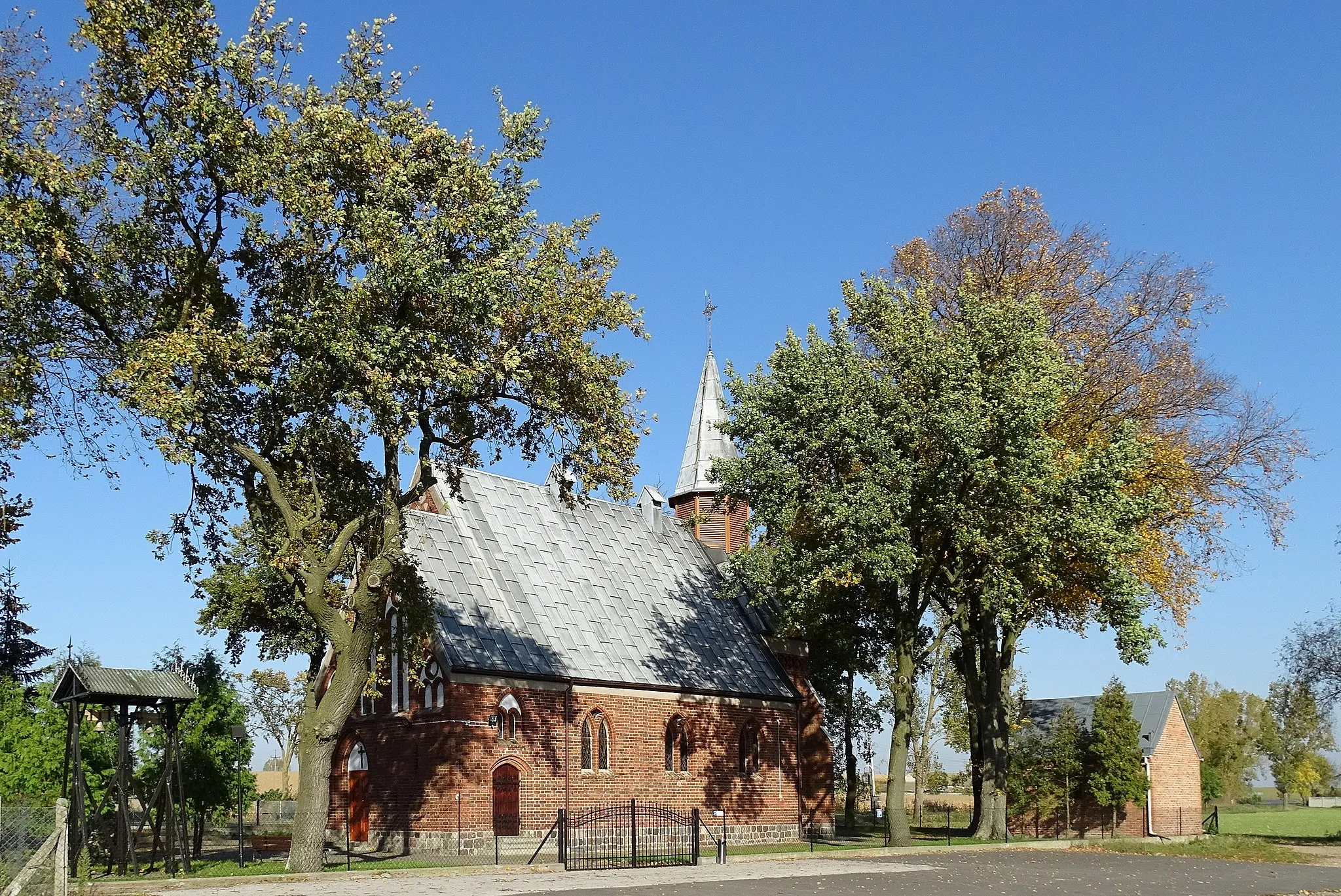 Photo showing: Dźwierzchno, Gmina Złotniki Kujawskie, Poland. Church of Saint Catherine. Early XX century.