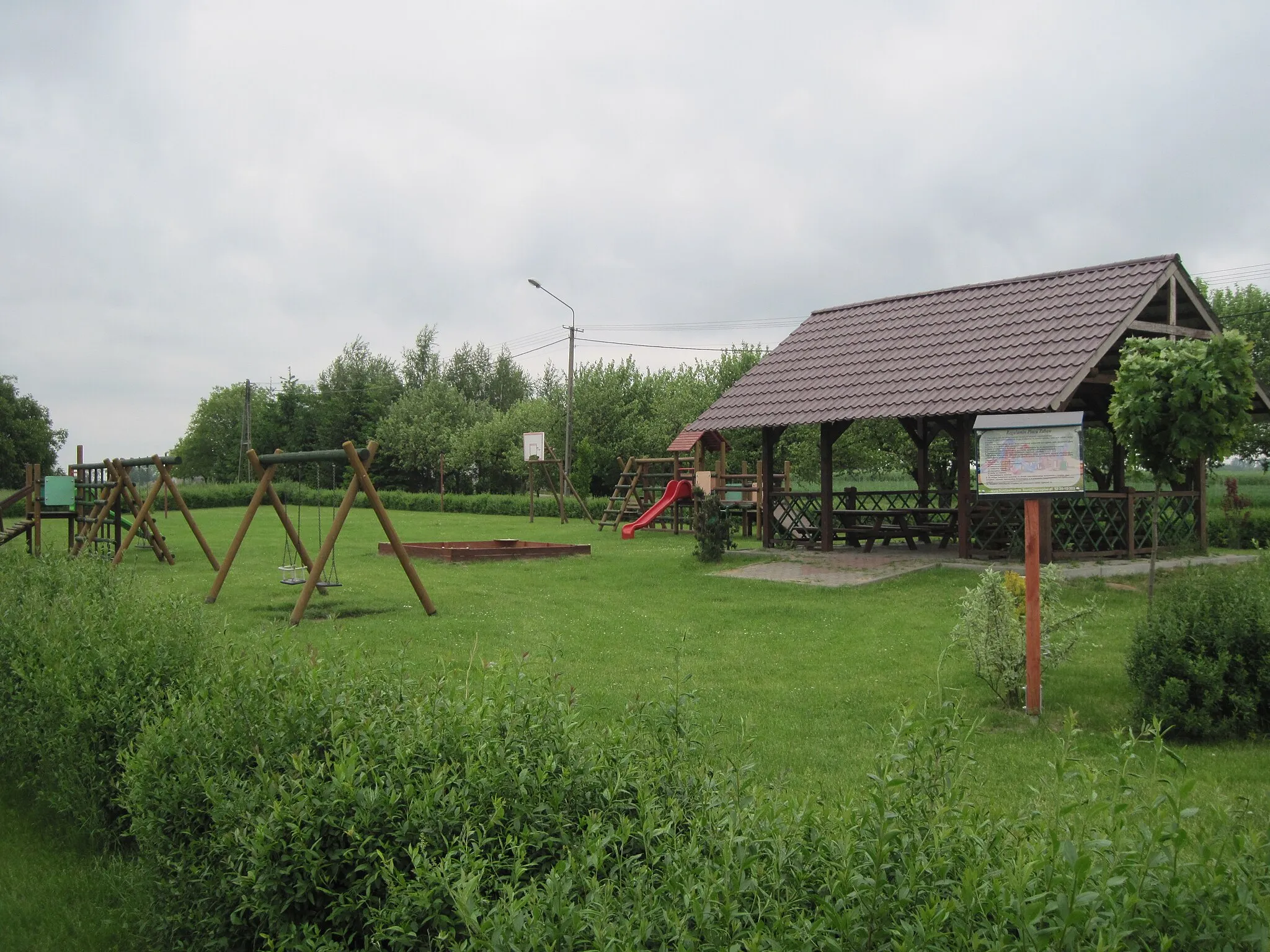 Photo showing: Plac zabaw w Ośnie Drugim