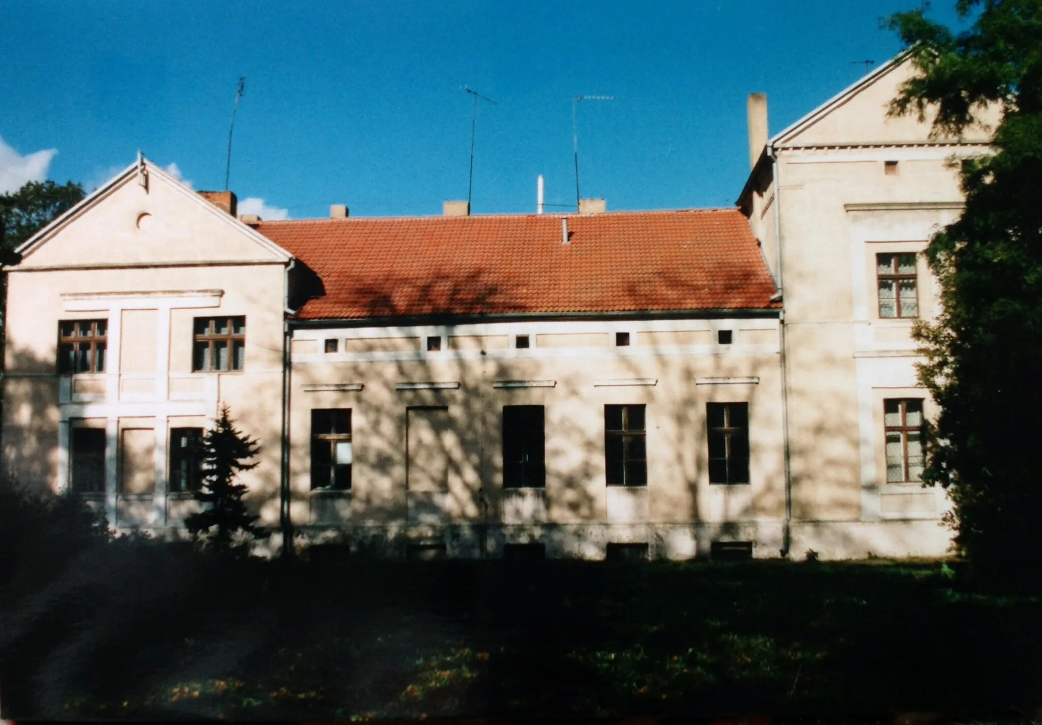 Photo showing: Tupadły - dwór