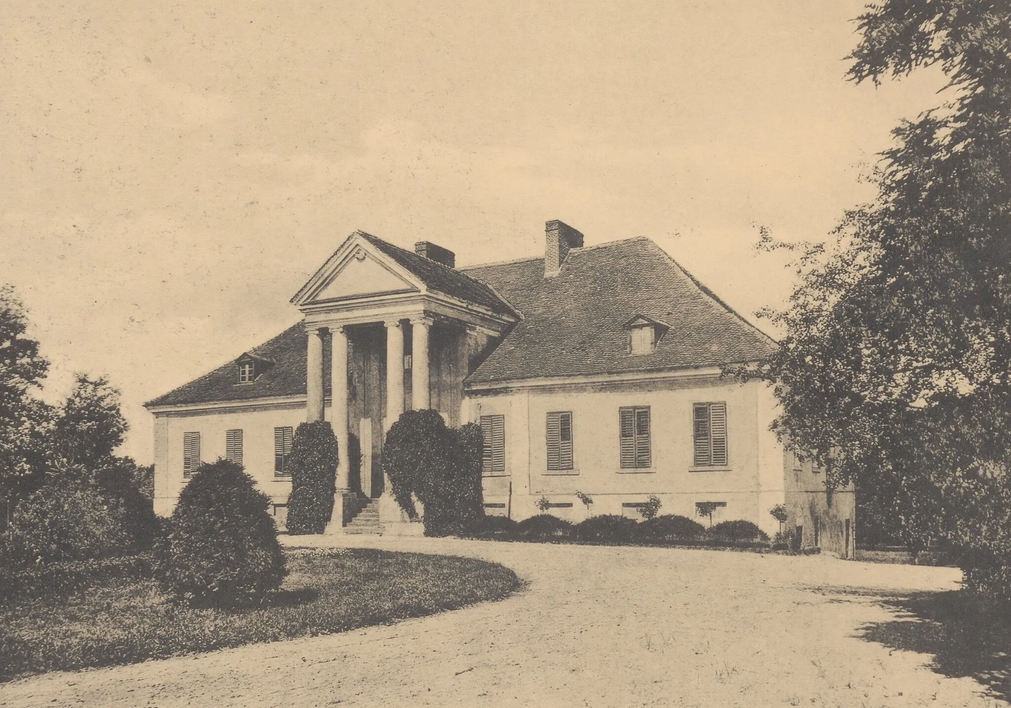 Photo showing: Adres wydawniczy: Poznań : L. Durczykiewicz w Czempiniu, 1912 (Poznań : "Praca") Opis fizyczny: 42 s., [121] s. fot. ; 36 cm