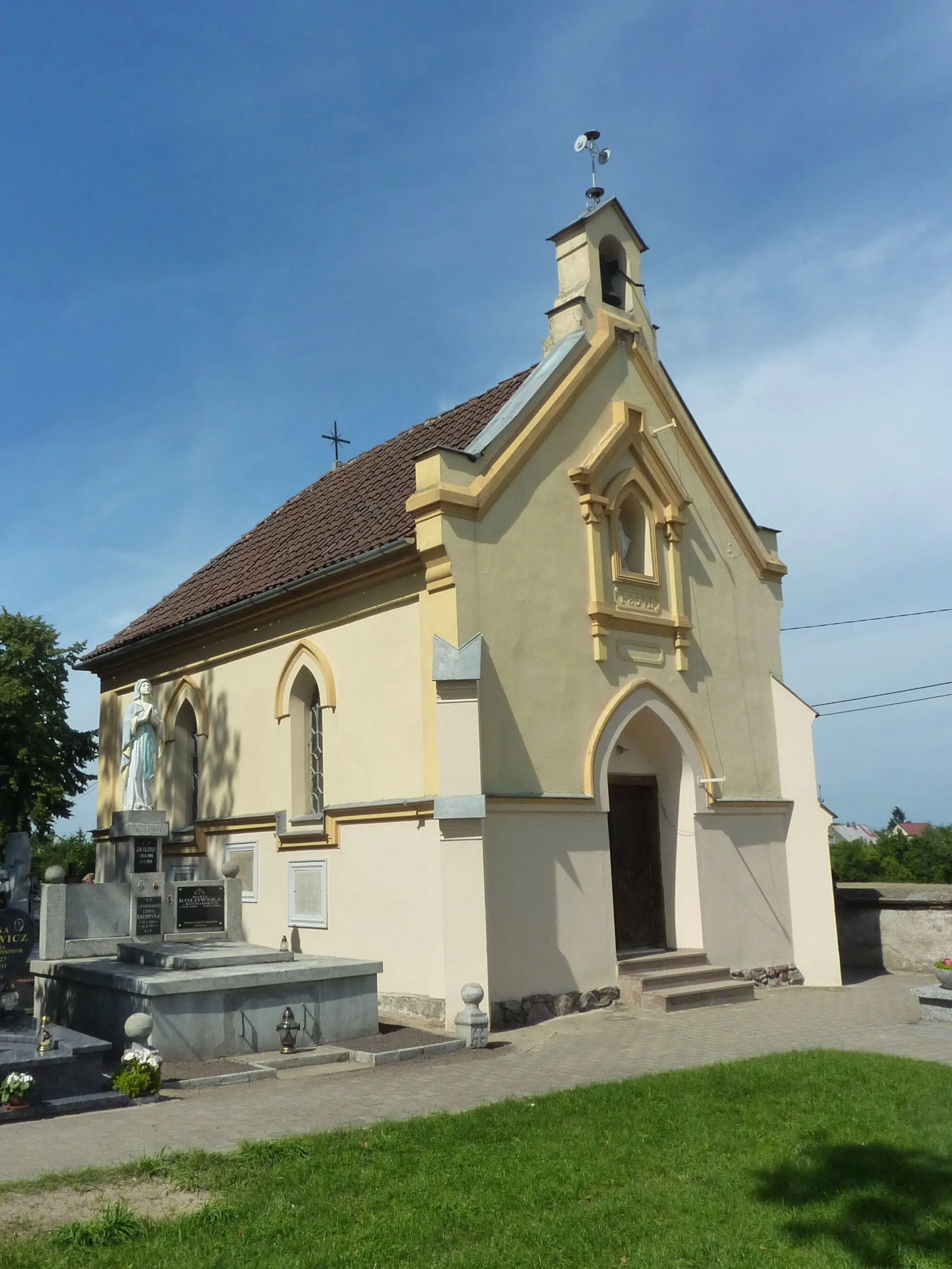 Photo showing: Kaplica św. Anny na cmentarzu w Lubrańcu.