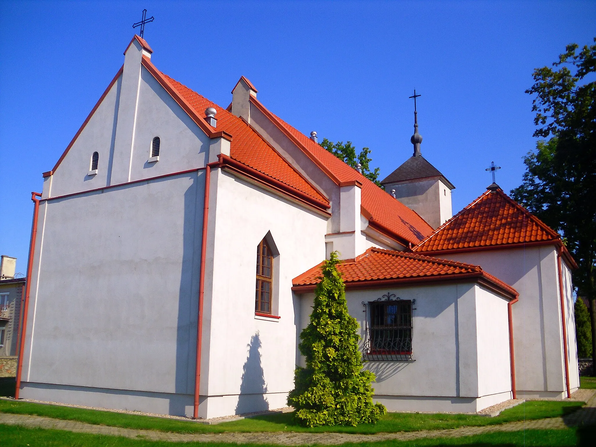 Photo showing: Kościół parafialny p.w. św. Anny w Bobrownikach (1787-1788, całkowicie przebudowany po 1994 r.).