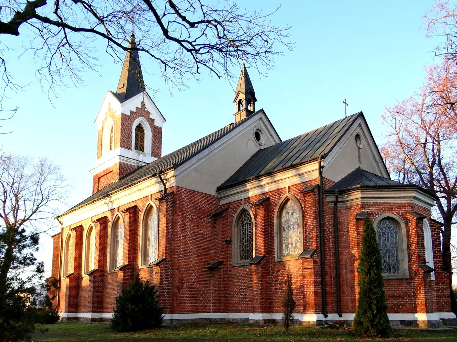 Photo showing: Byczyna. Kościół św. Jadwigi (1880)