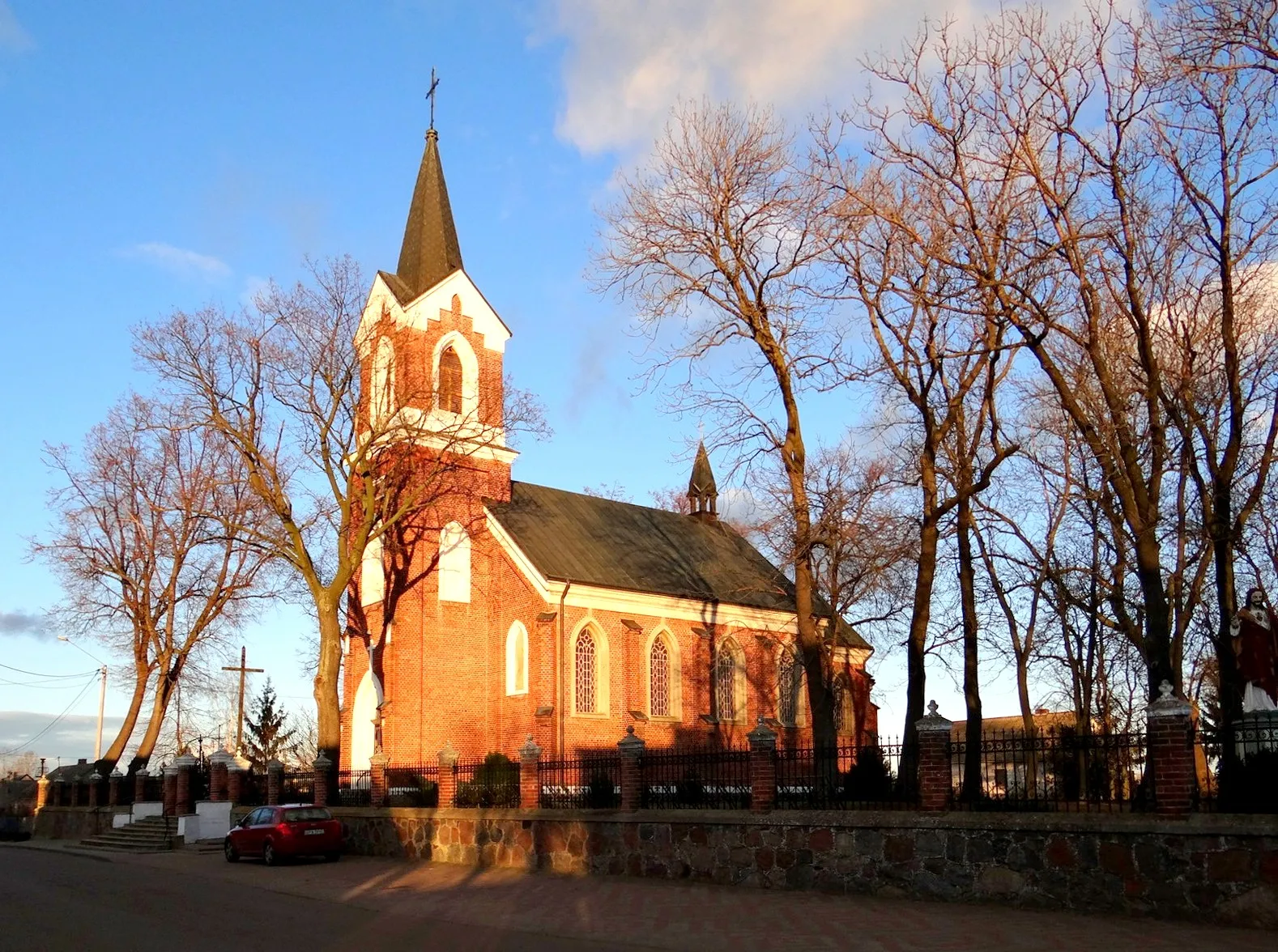 Photo showing: Byczyna. Kościół św. Jadwigi (1880)