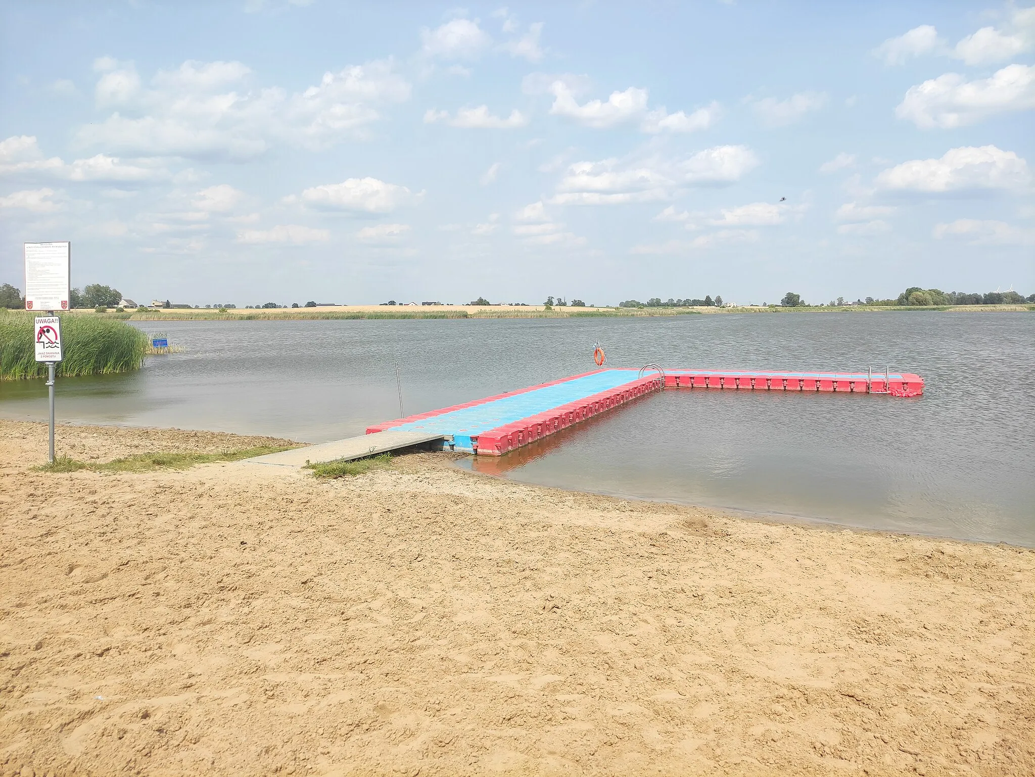 Photo showing: Ostrowąs, jezero Ostrowąs, gmina Aleksandrów Kujawski, Kujavsko-pomořské vojvodství, Polsko