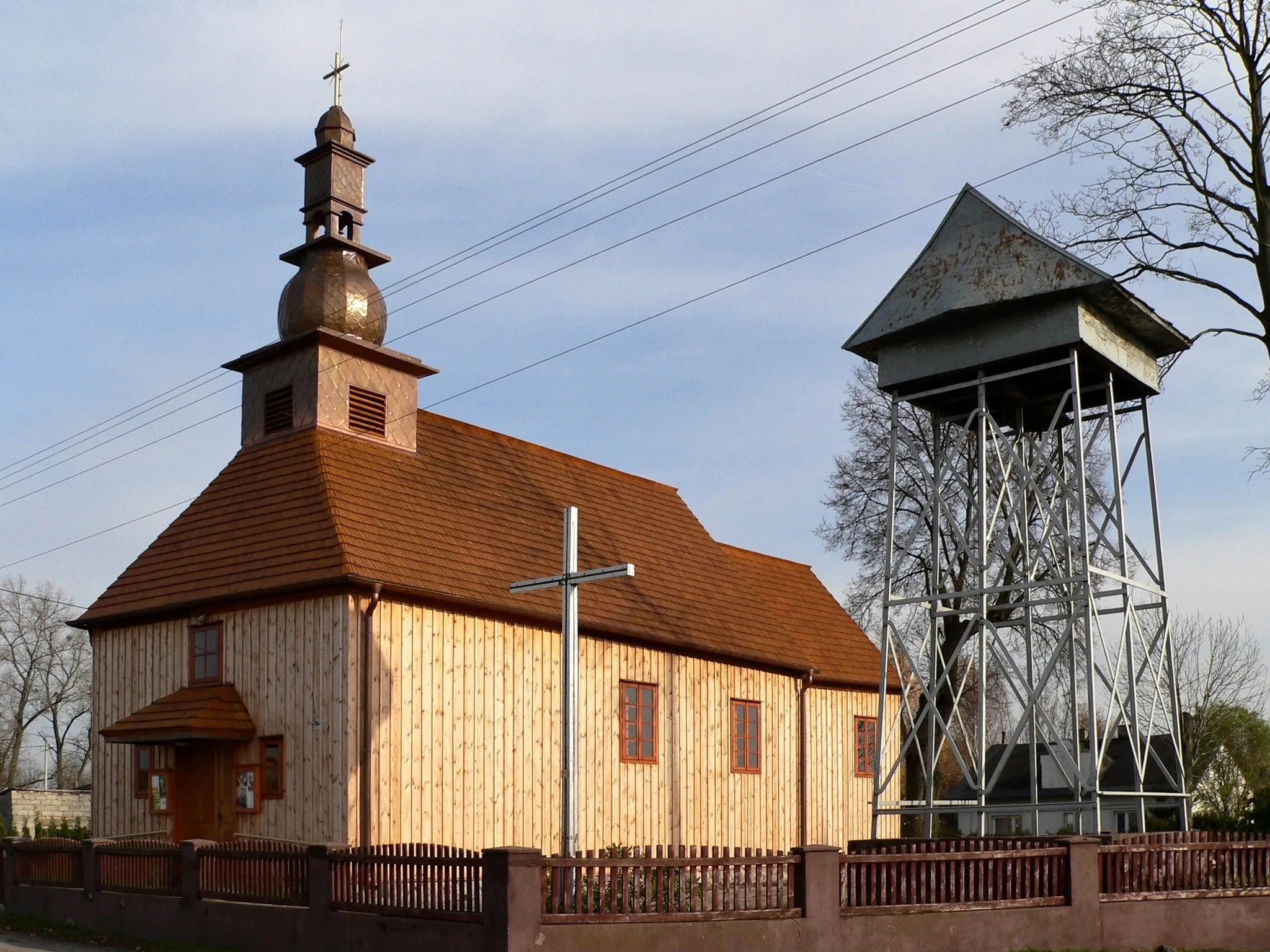 Photo showing: Ostrowite - kościół św. Mateusza, (drewn., 2 poł. XVIII w.)