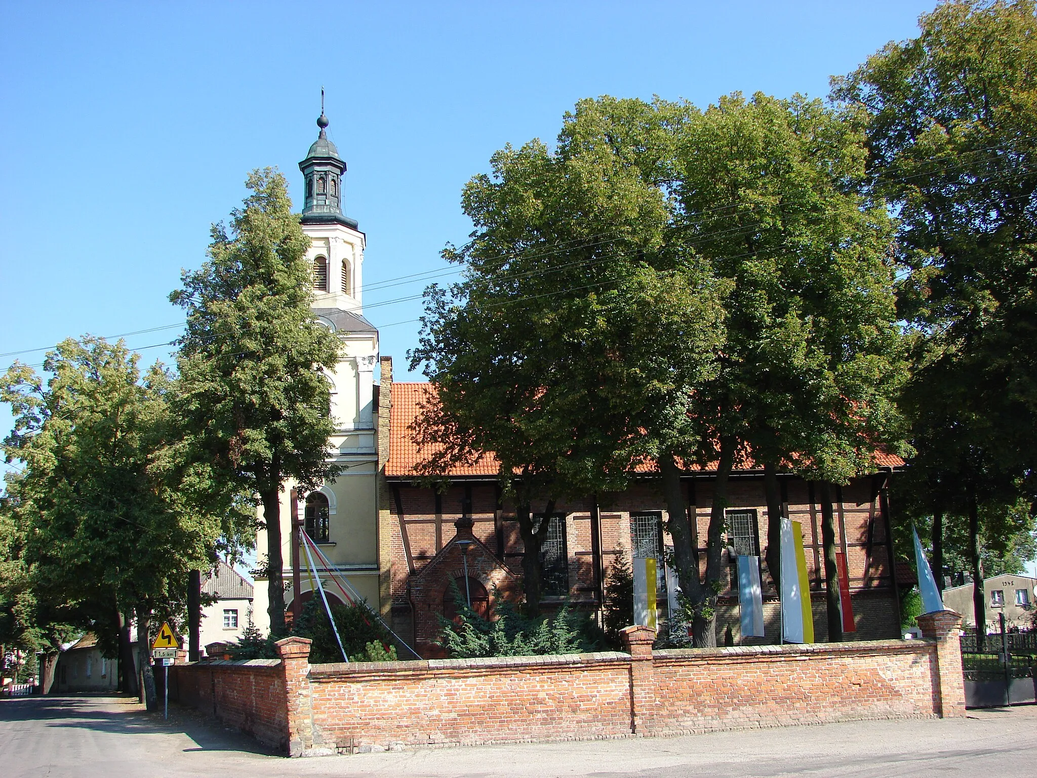 Photo showing: Parchanie, Gmina Dąbrowa Biskupia, parish church