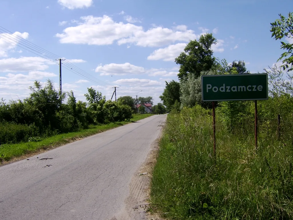 Photo showing: Wieś Podzamcze