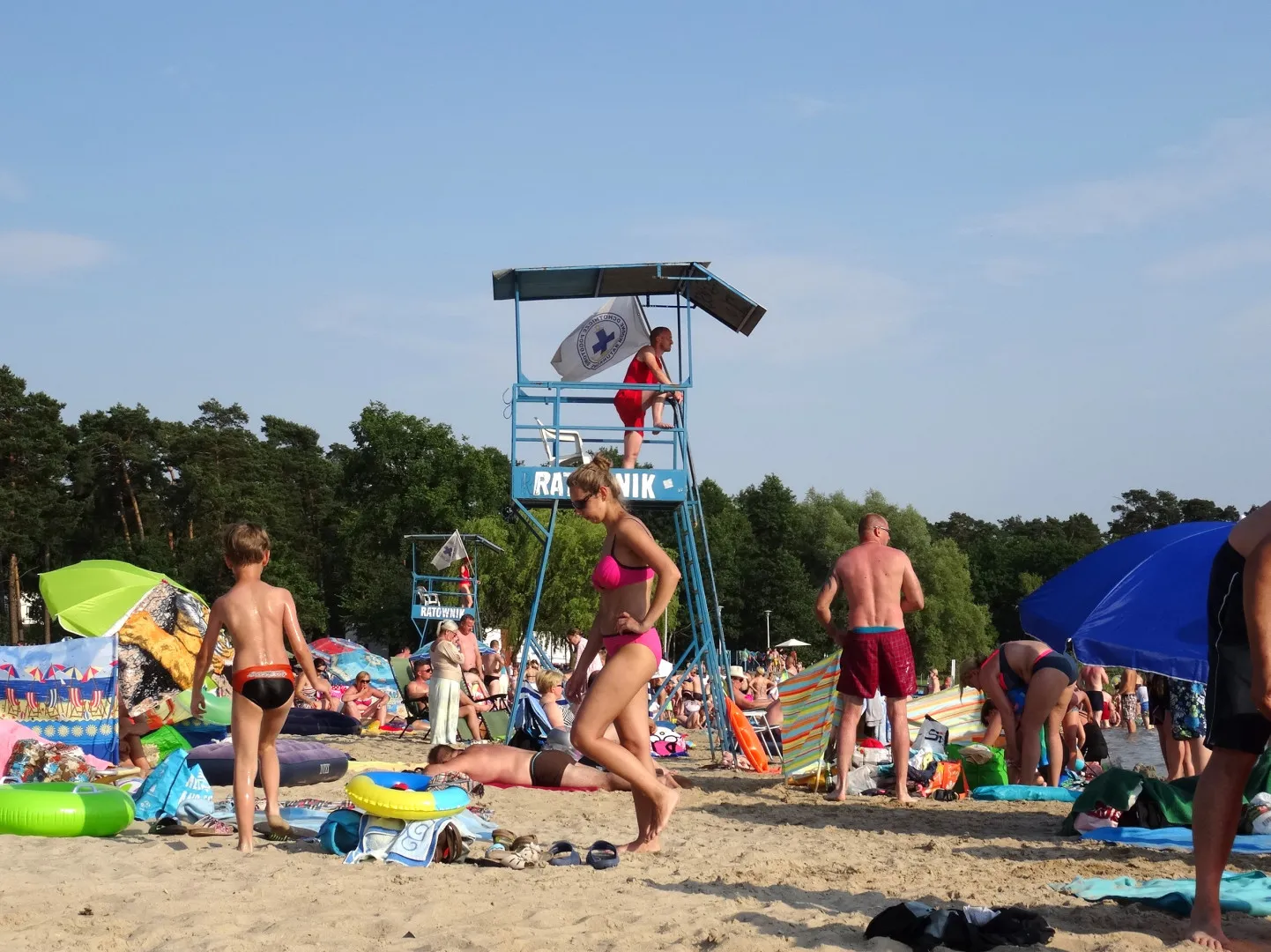 Photo showing: Plaża nad jeziorem Ostrowskim w Przyjezierzu, woj. kujawsko-pomorskie
