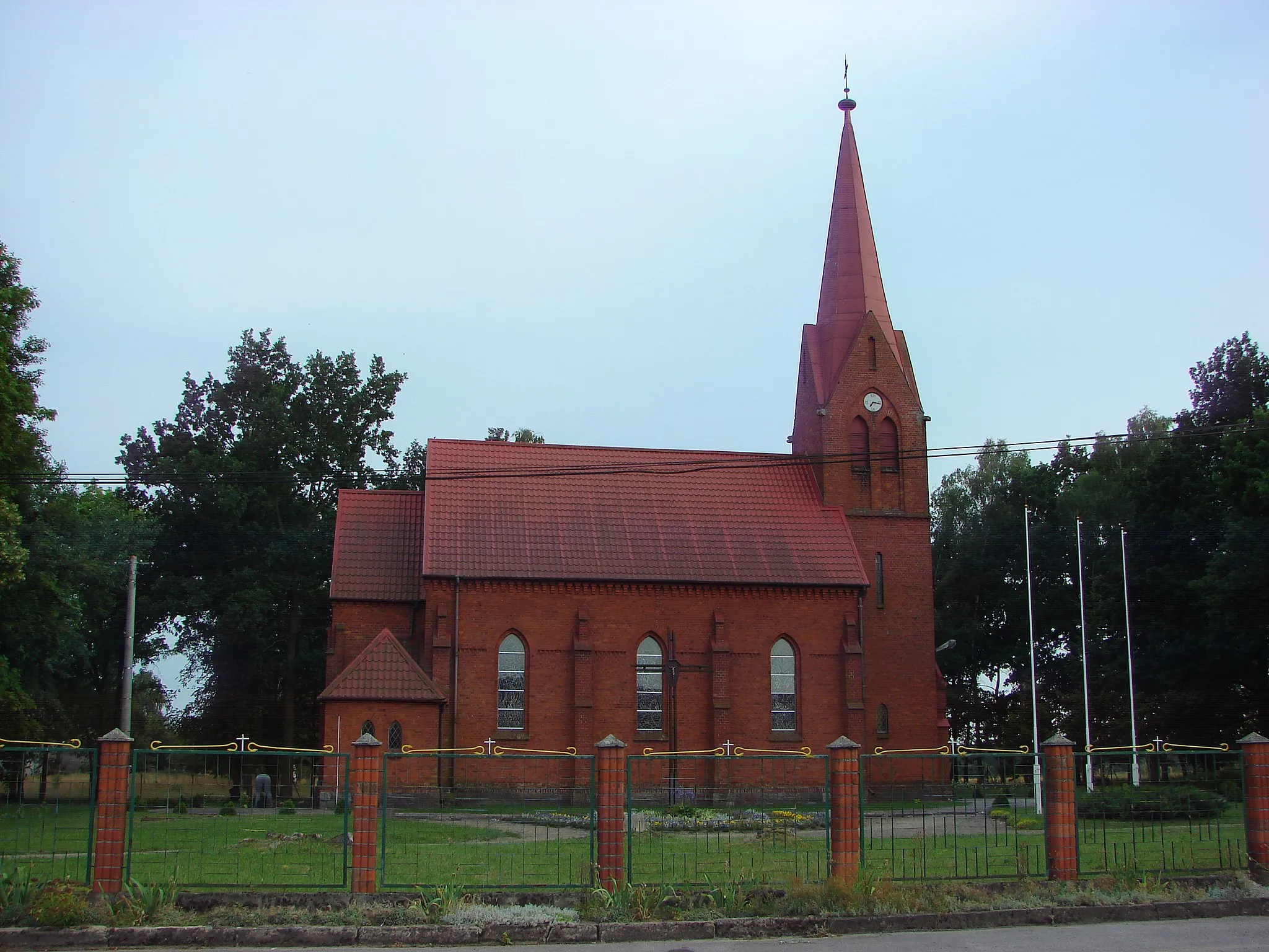 Photo showing: Jeziora Wielkie - kościół