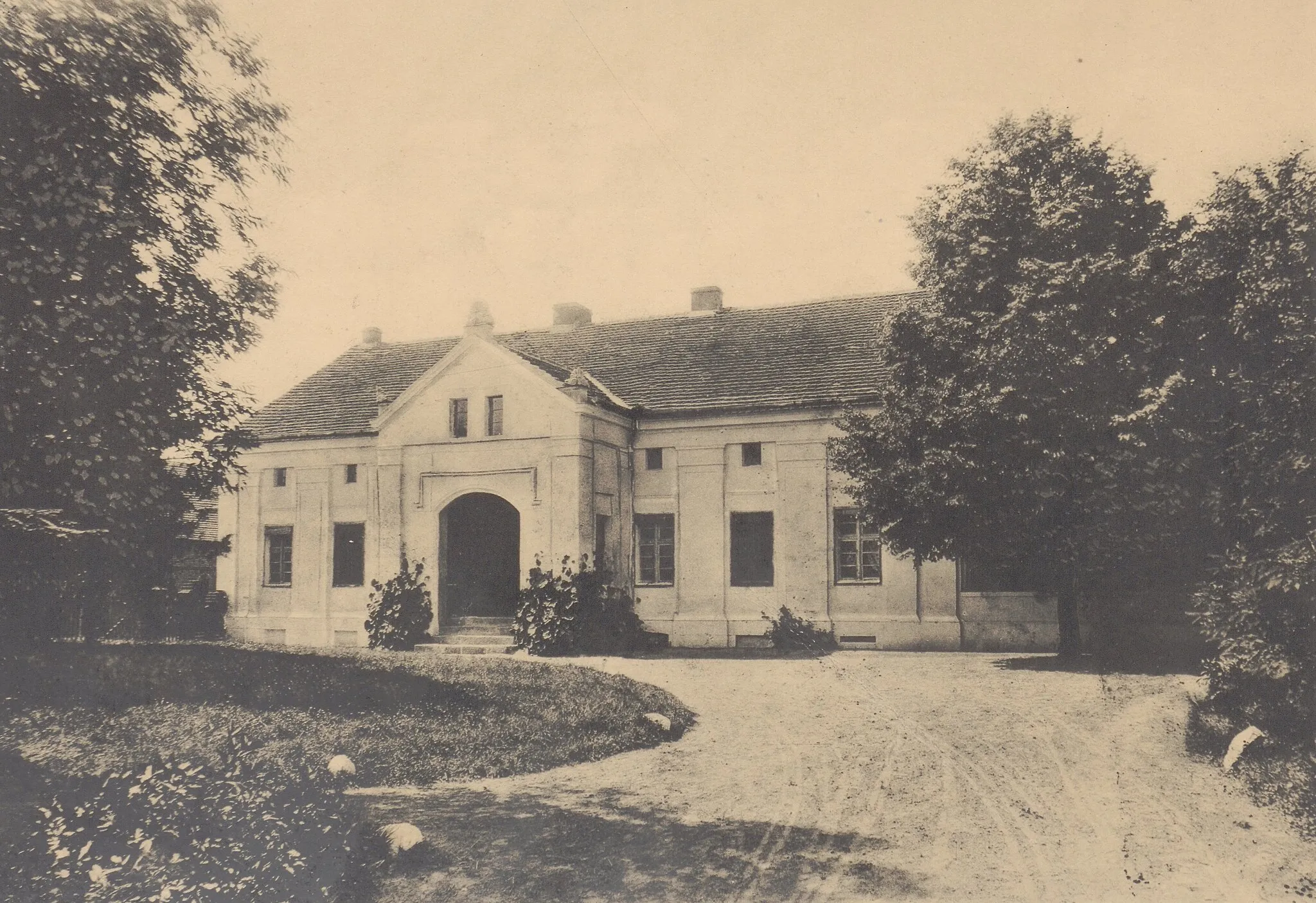 Photo showing: Adres wydawniczy: Poznań : L. Durczykiewicz w Czempiniu, 1912 (Poznań : "Praca") Opis fizyczny: 42 s., [121] s. fot. ; 36 cm