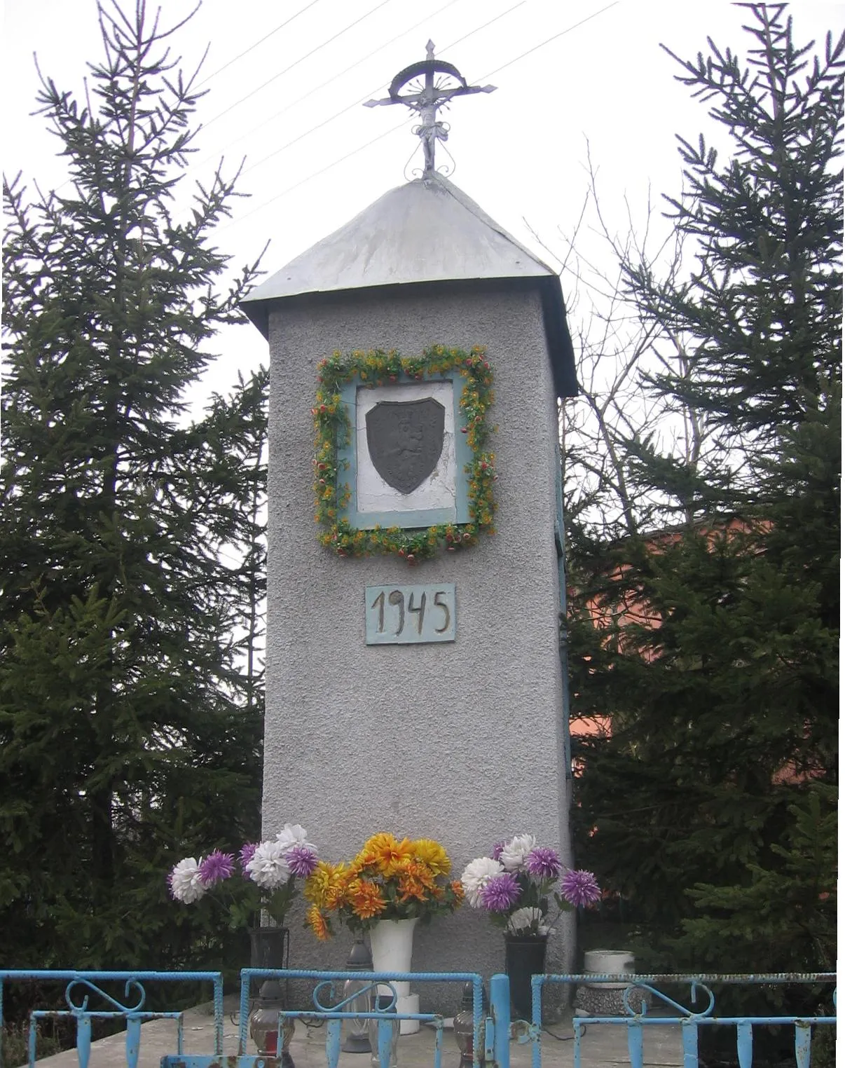 Photo showing: Monument of Holy Mother in Padniewko.