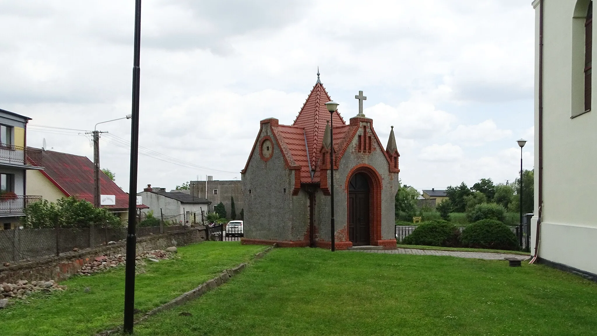 Photo showing: Kaplica pomocnicza w Sławsku Wielkim